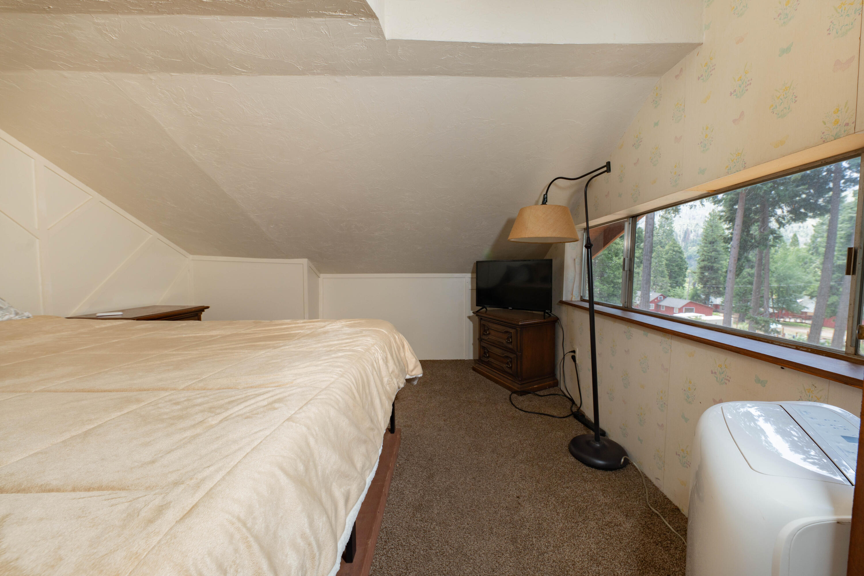 1998 Tienken Ave, Camp Nelson, CA 93265