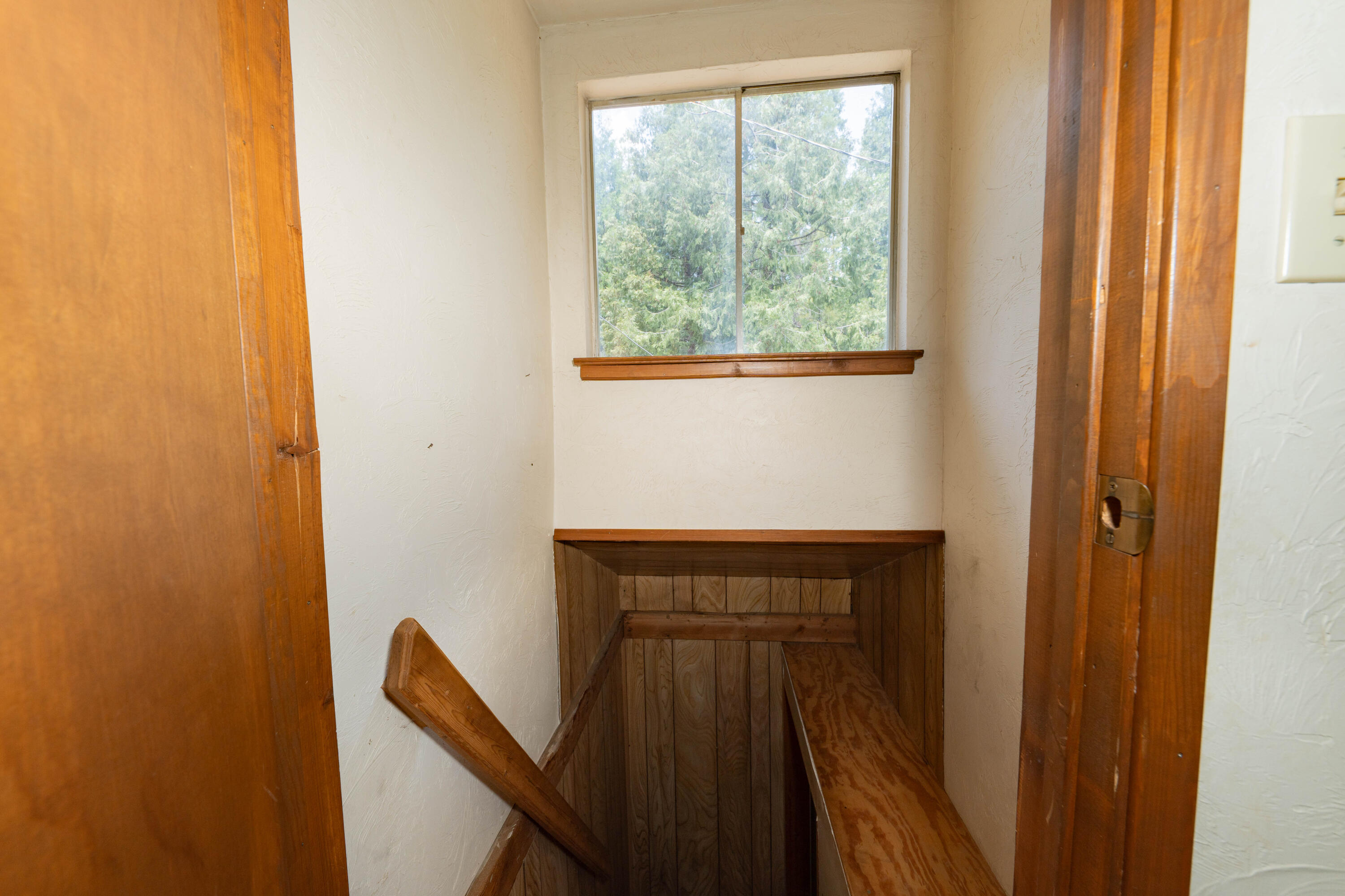 1998 Tienken Ave, Camp Nelson, CA 93265