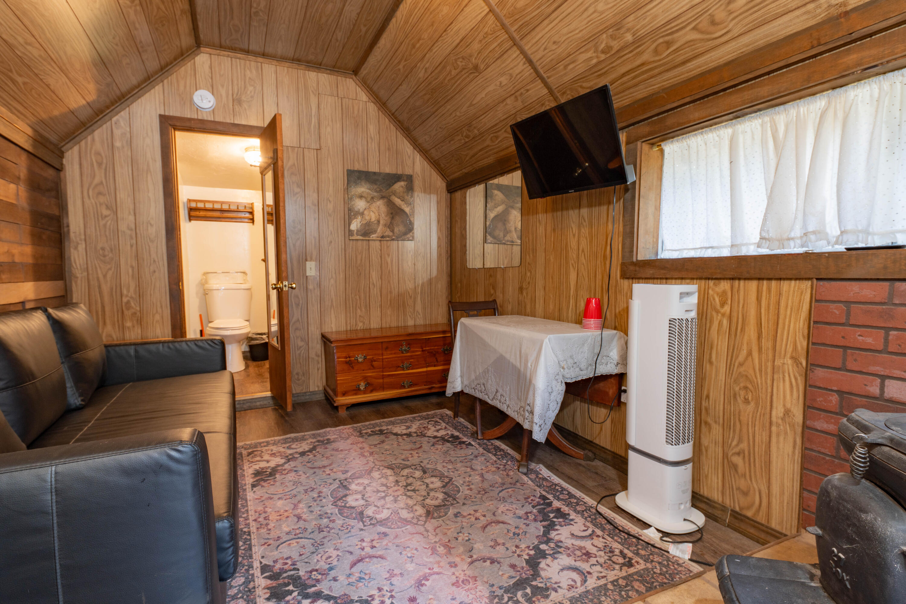 1998 Tienken Ave, Camp Nelson, CA 93265