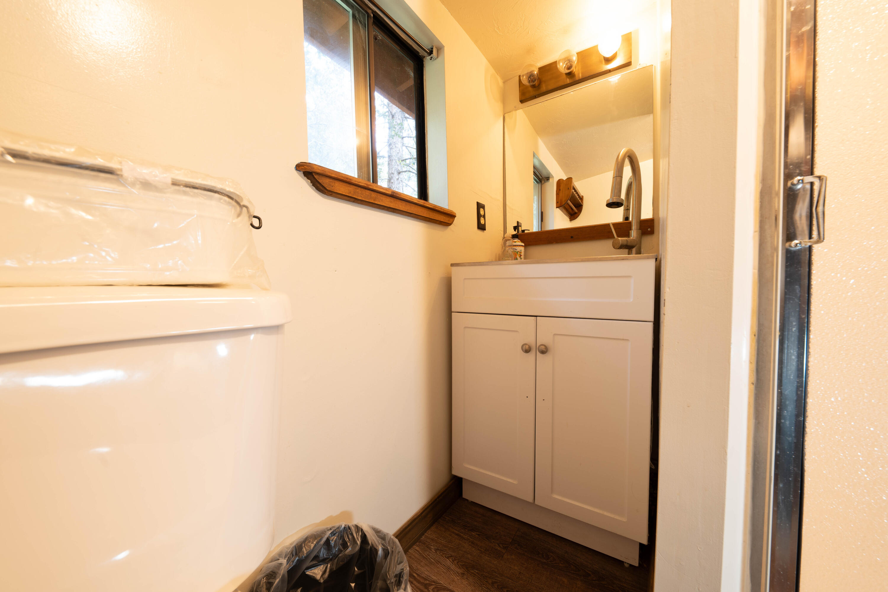 1998 Tienken Ave, Camp Nelson, CA 93265