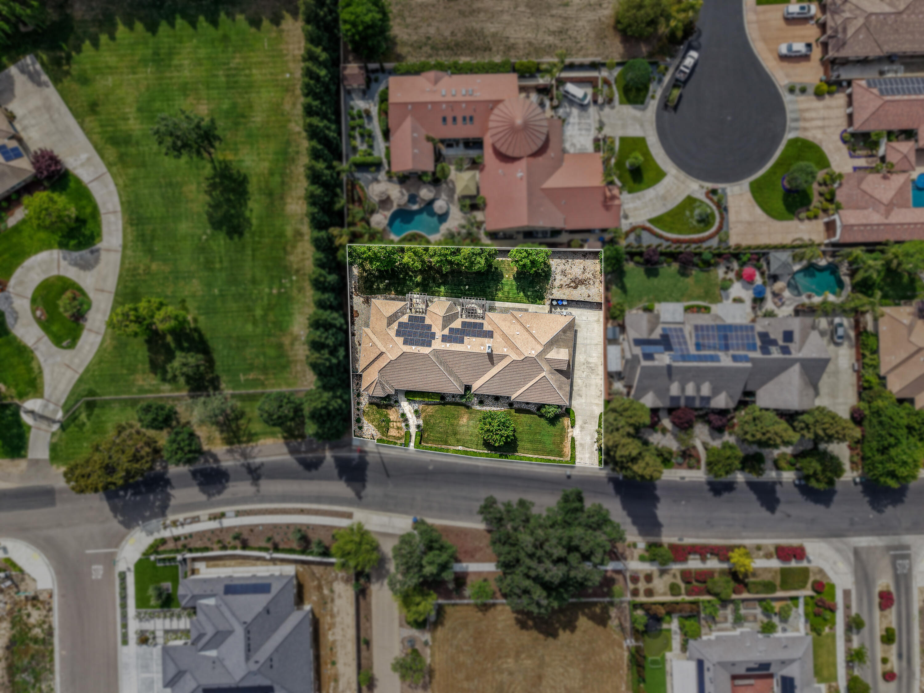 2615 N Linwood St, Visalia, CA 93291