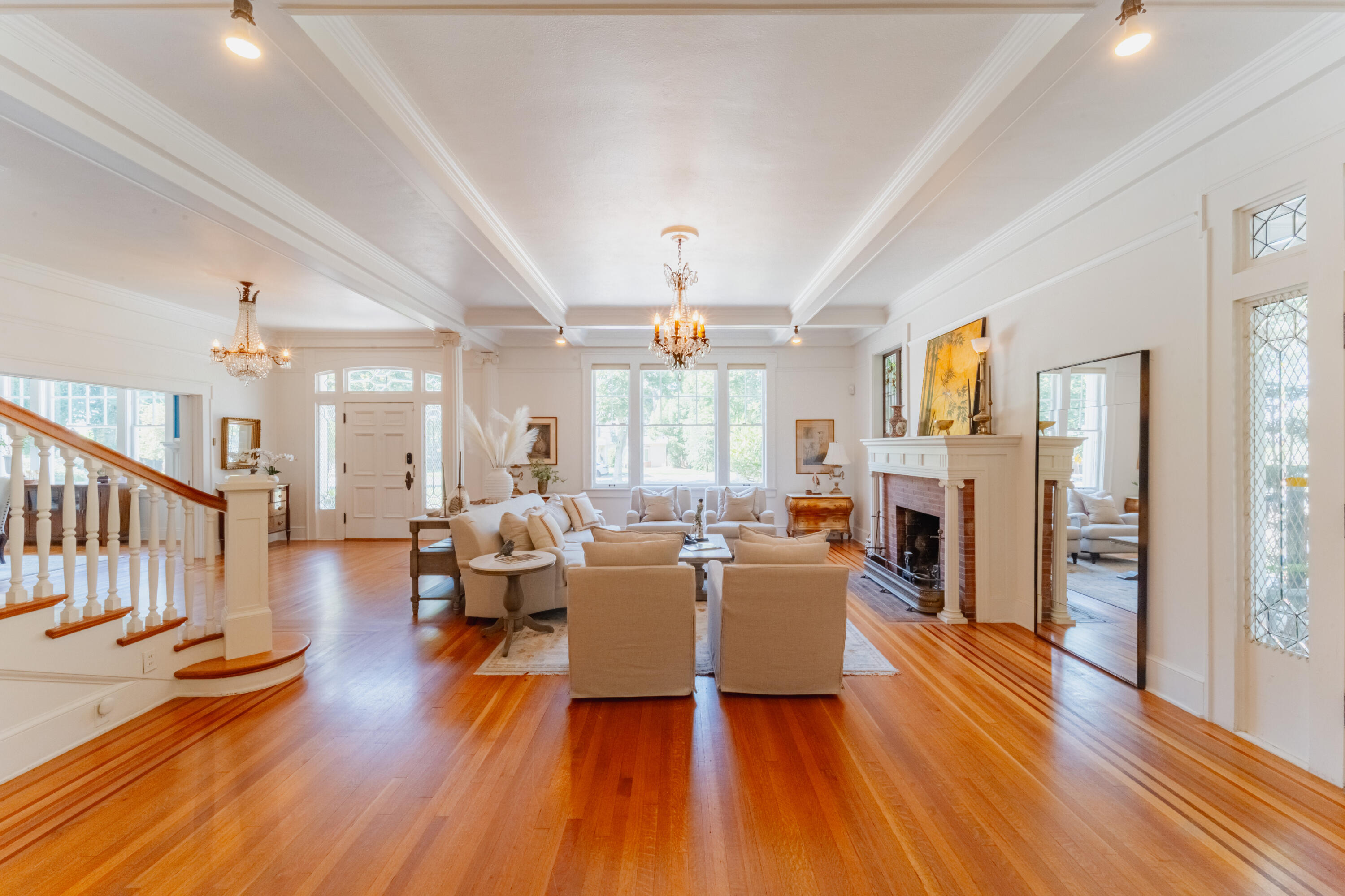 815 E Sycamore Ave, Tulare, CA 93274