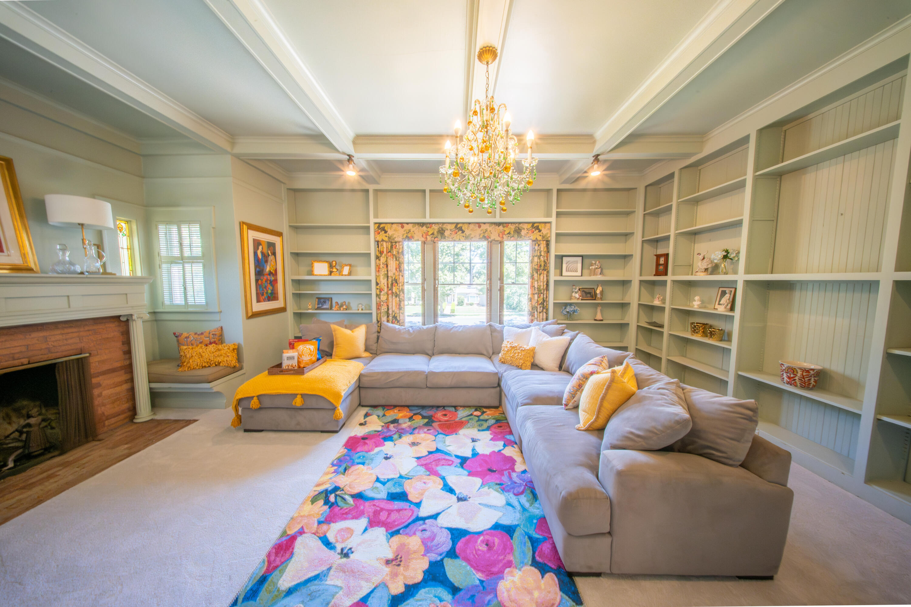 815 E Sycamore Ave, Tulare, CA 93274