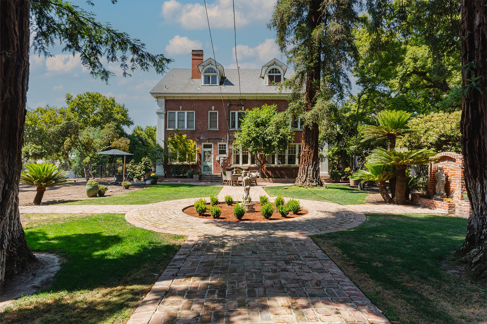 815 E Sycamore Ave, Tulare, CA 93274