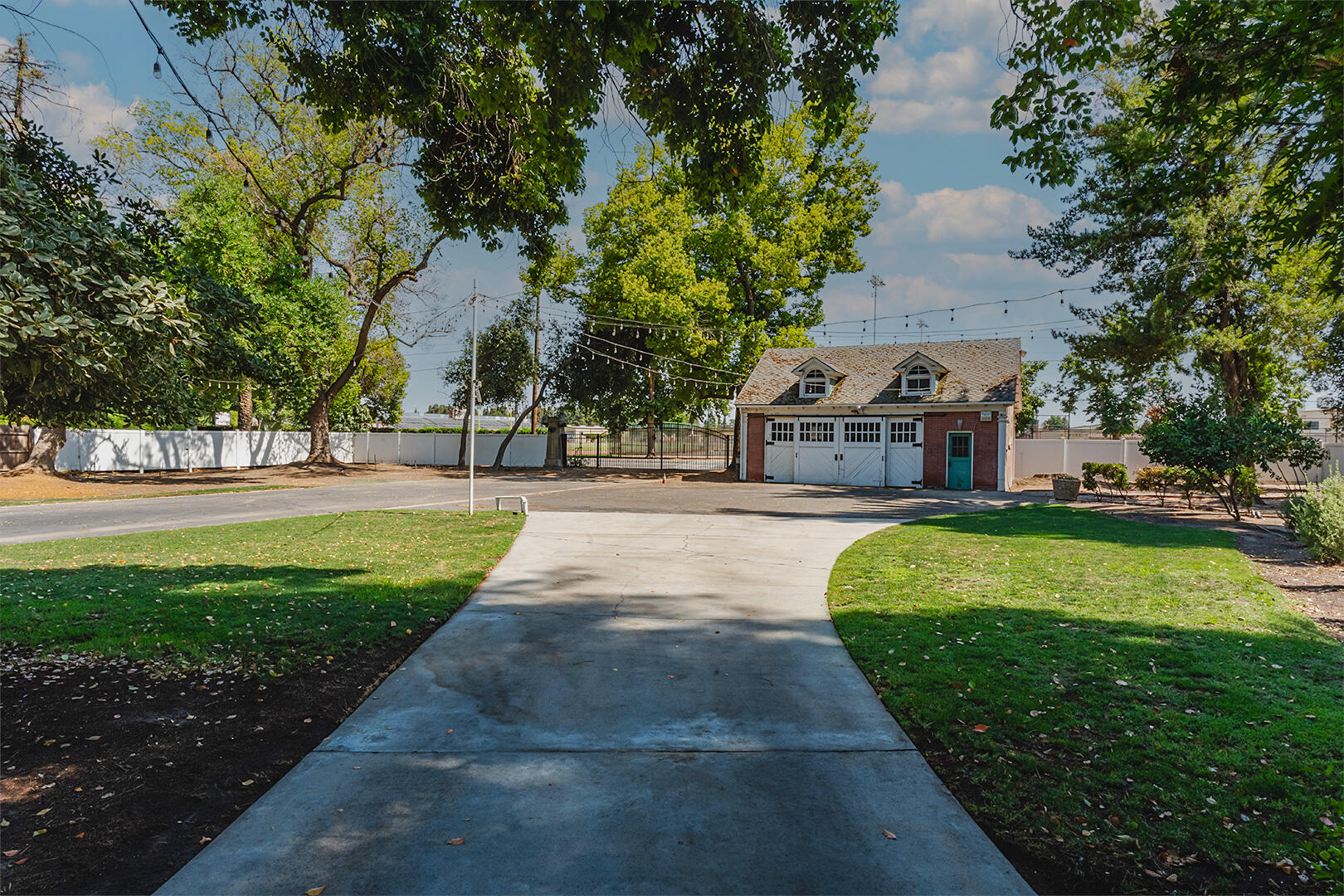 815 E Sycamore Ave, Tulare, CA 93274