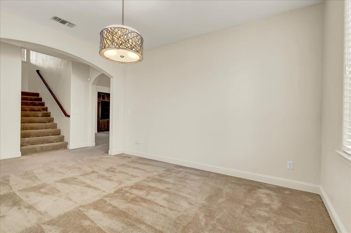 2591 Riviera Ct, Tulare, CA 93274