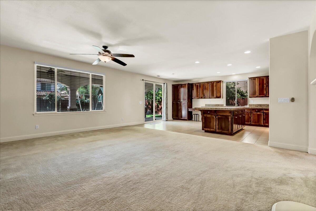 2591 Riviera Ct, Tulare, CA 93274