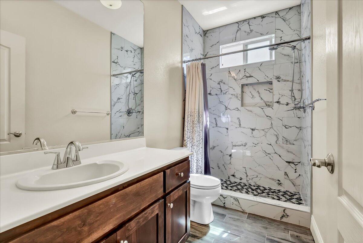 2591 Riviera Ct, Tulare, CA 93274