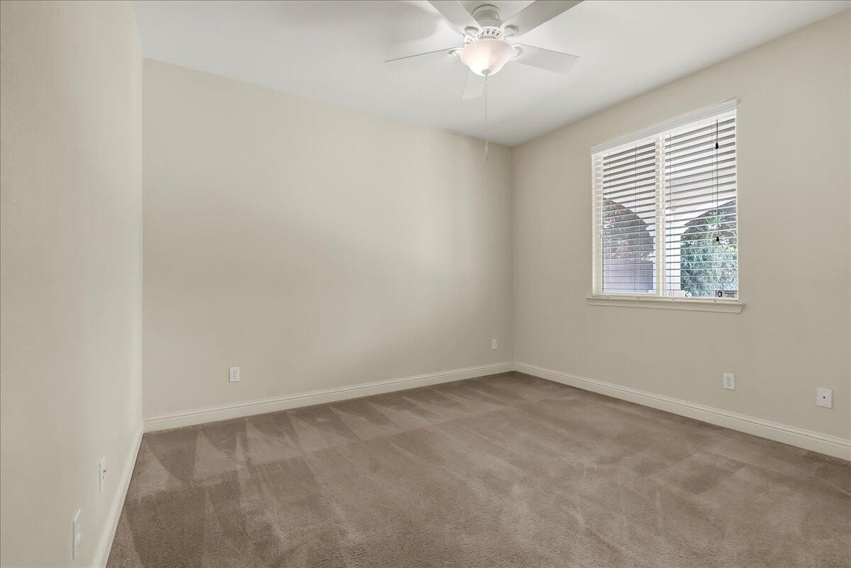 2591 Riviera Ct, Tulare, CA 93274