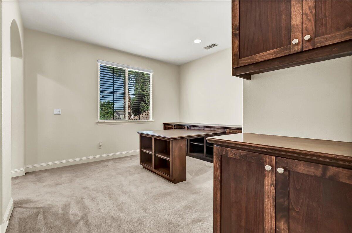 2591 Riviera Ct, Tulare, CA 93274