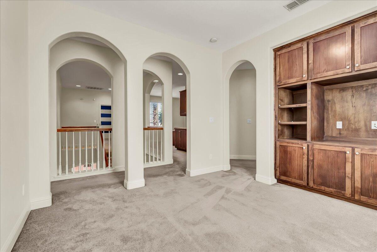 2591 Riviera Ct, Tulare, CA 93274