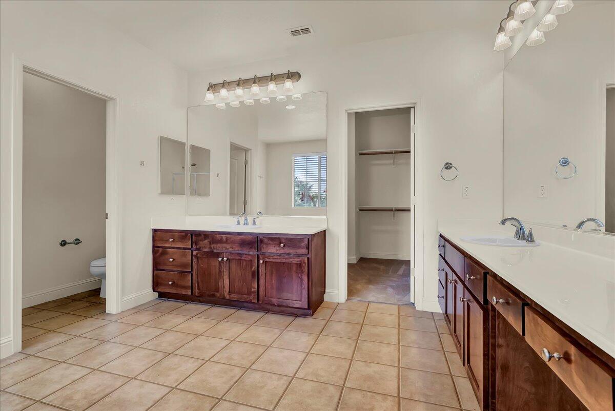 2591 Riviera Ct, Tulare, CA 93274