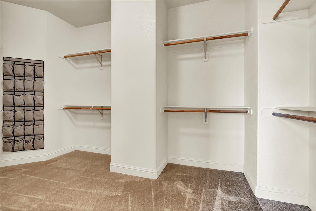 2591 Riviera Ct, Tulare, CA 93274