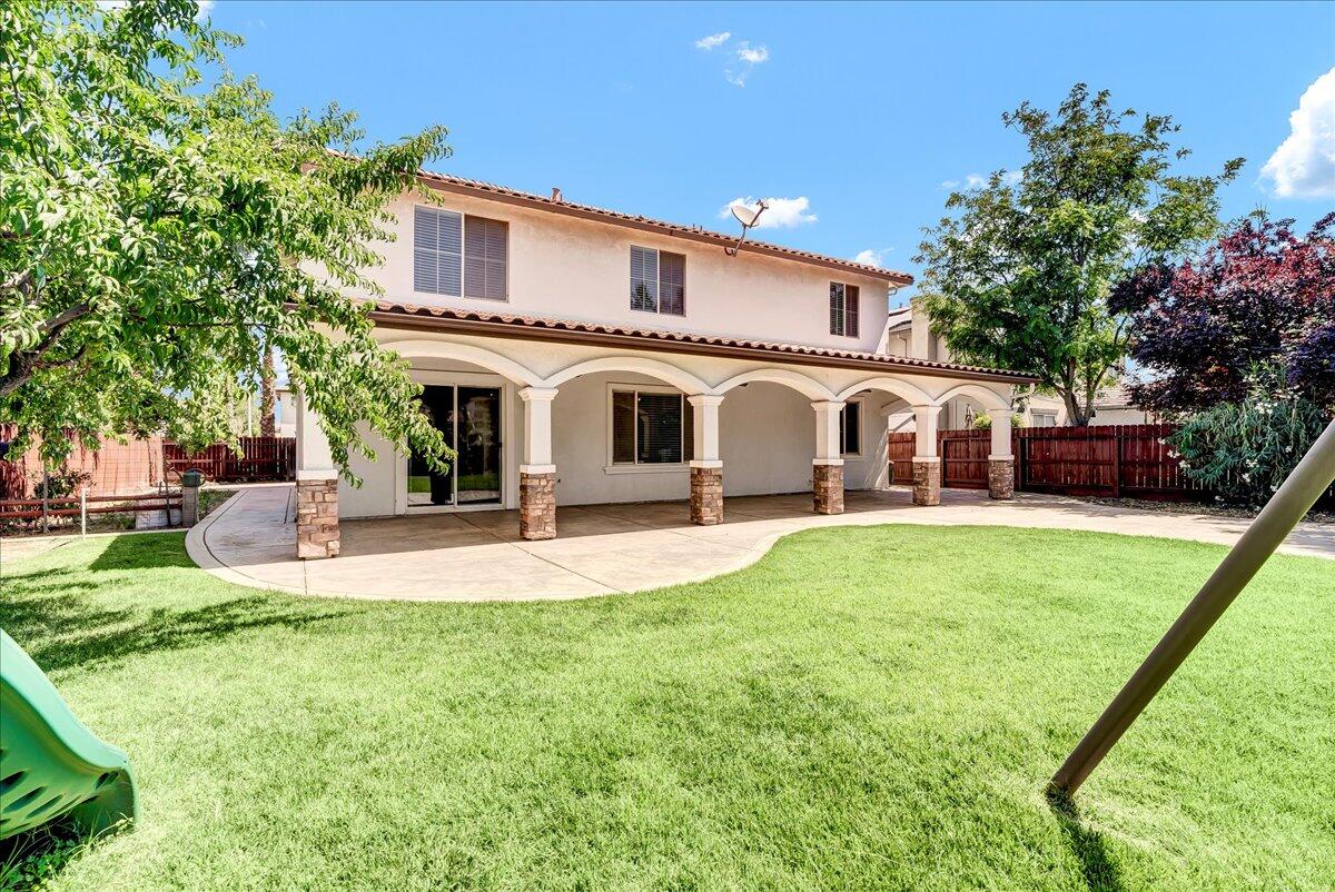 2591 Riviera Ct, Tulare, CA 93274