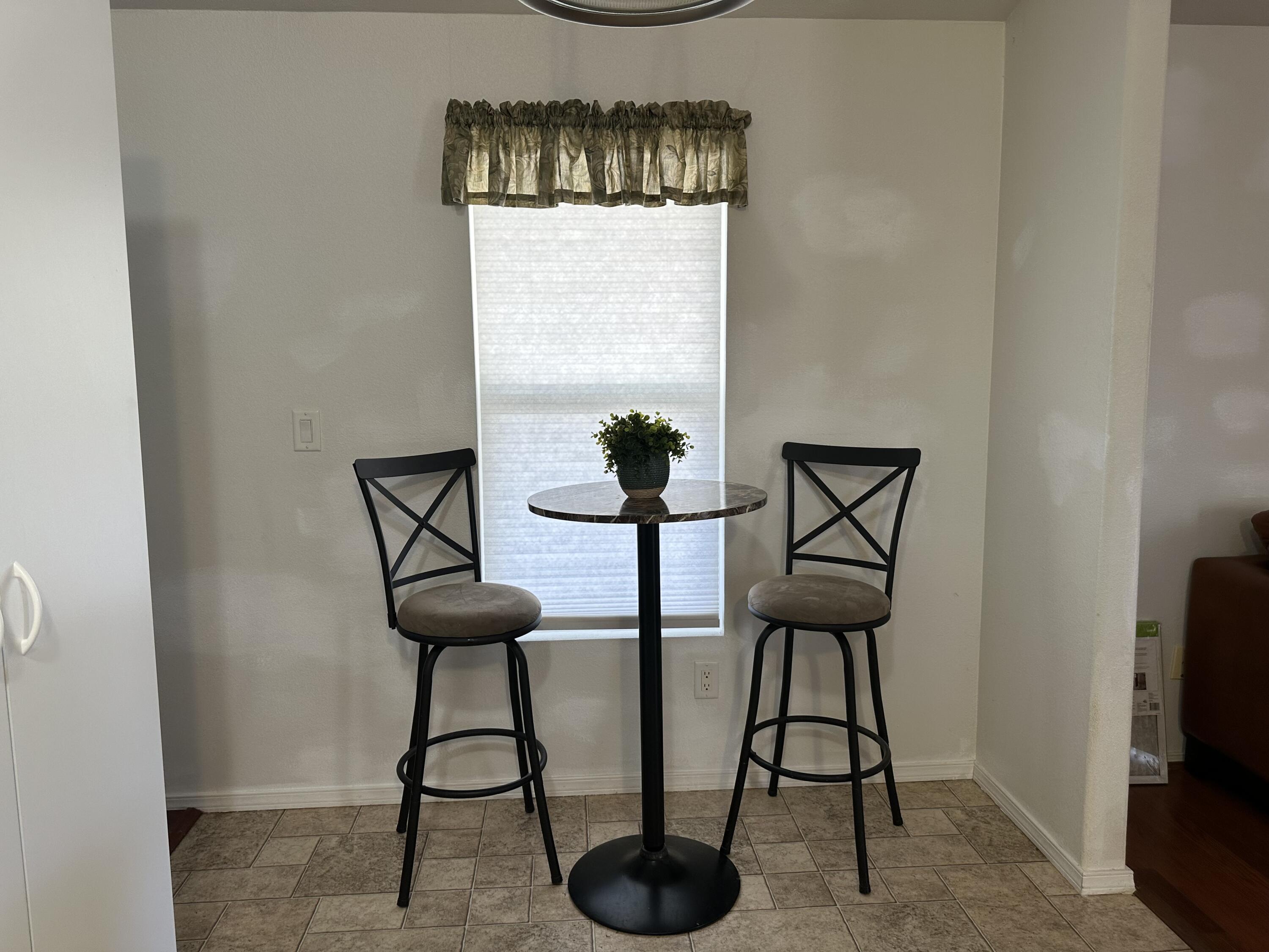 820 S Chinowth #98, Visalia, CA 93277