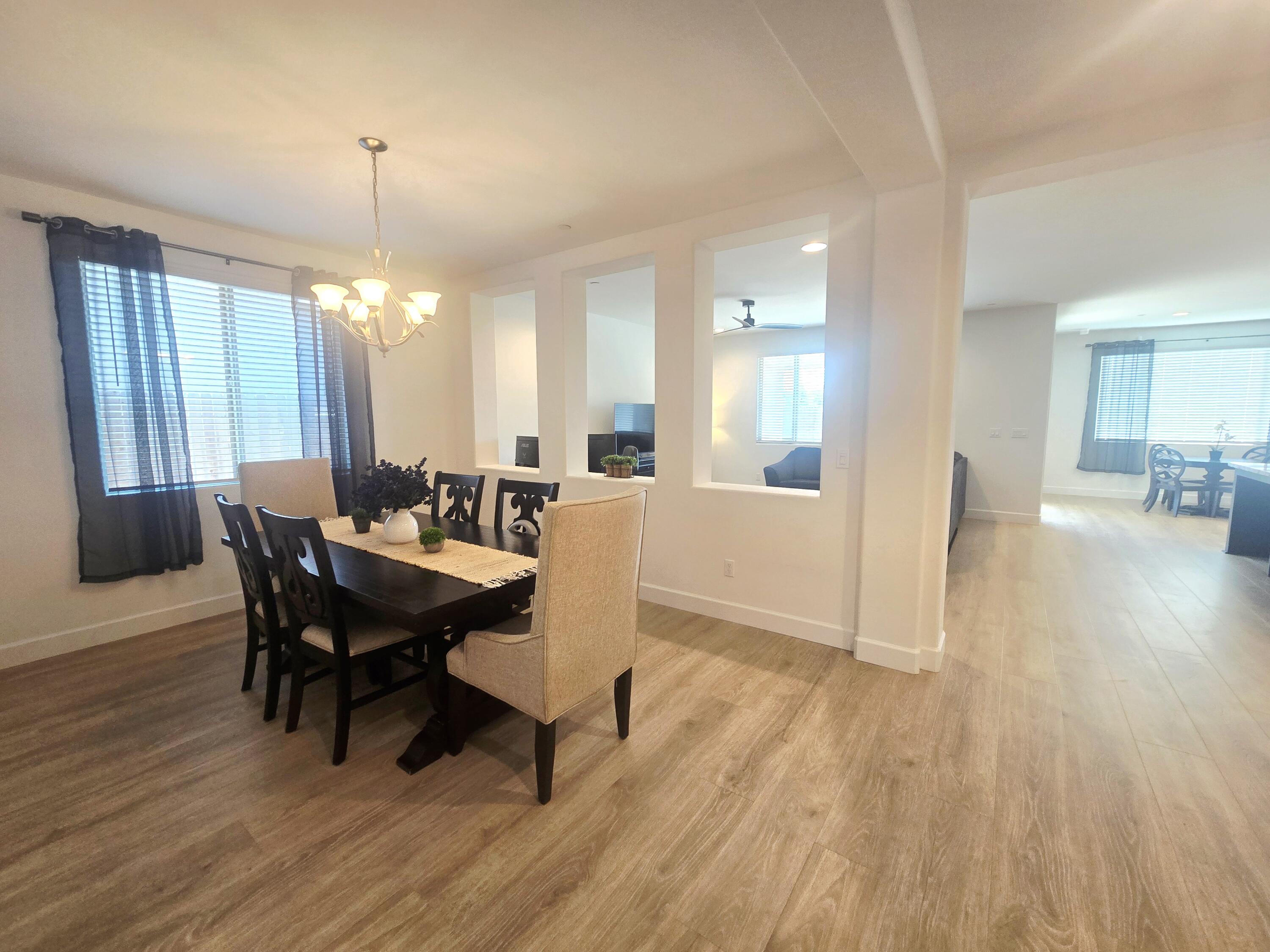 117 Emperor Way, Dinuba, CA 93618