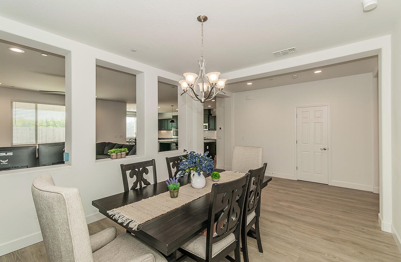 117 Emperor Way, Dinuba, CA 93618