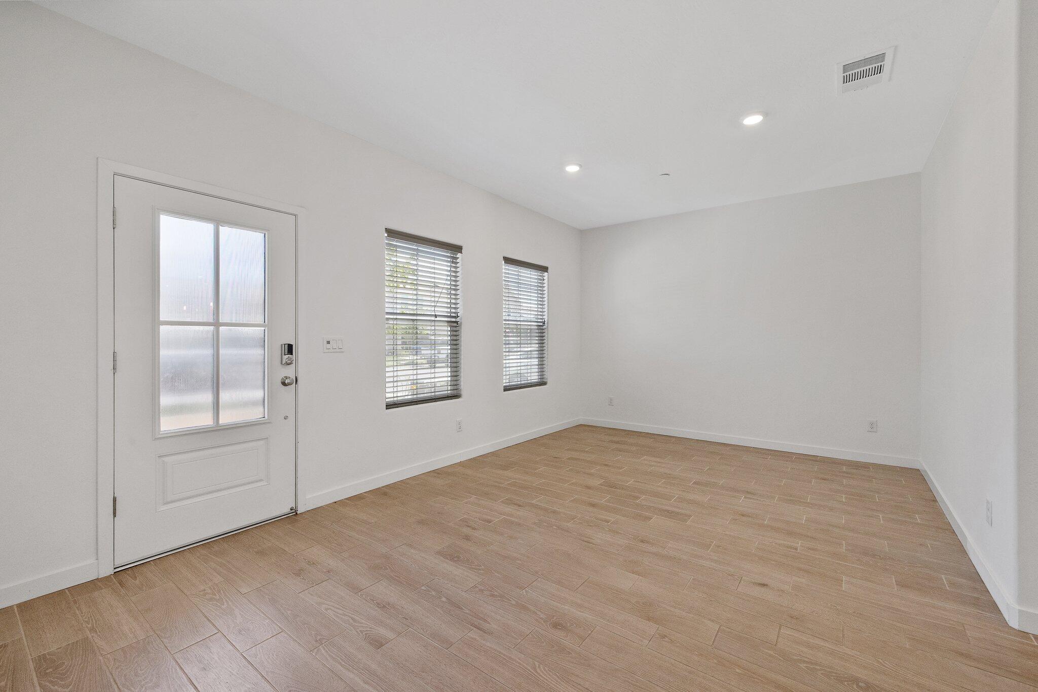 1754 N Aster Lake Rd, Hanford, CA 93230