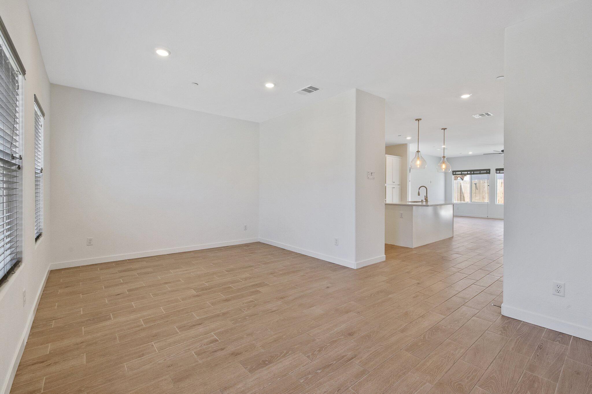 1754 N Aster Lake Rd, Hanford, CA 93230