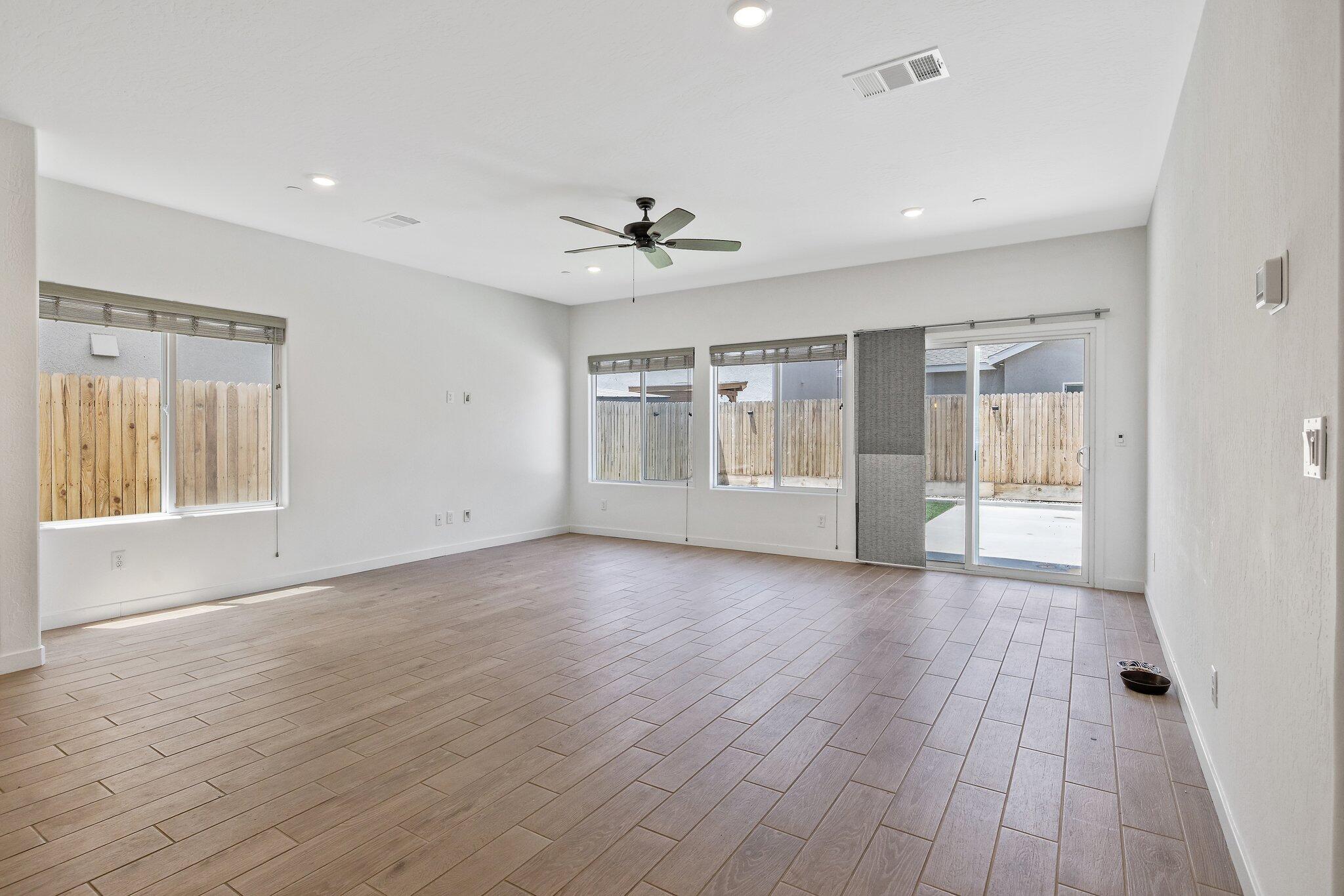 1754 N Aster Lake Rd, Hanford, CA 93230