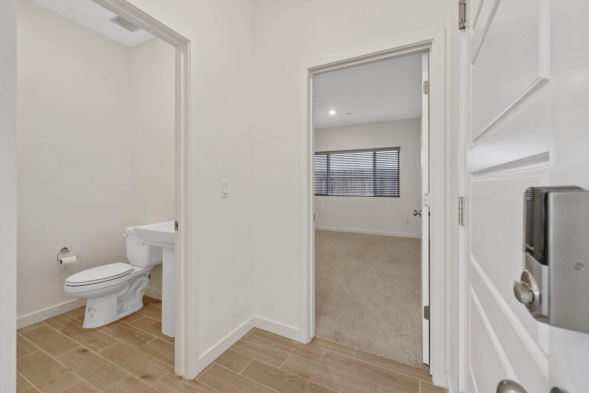 1754 N Aster Lake Rd, Hanford, CA 93230