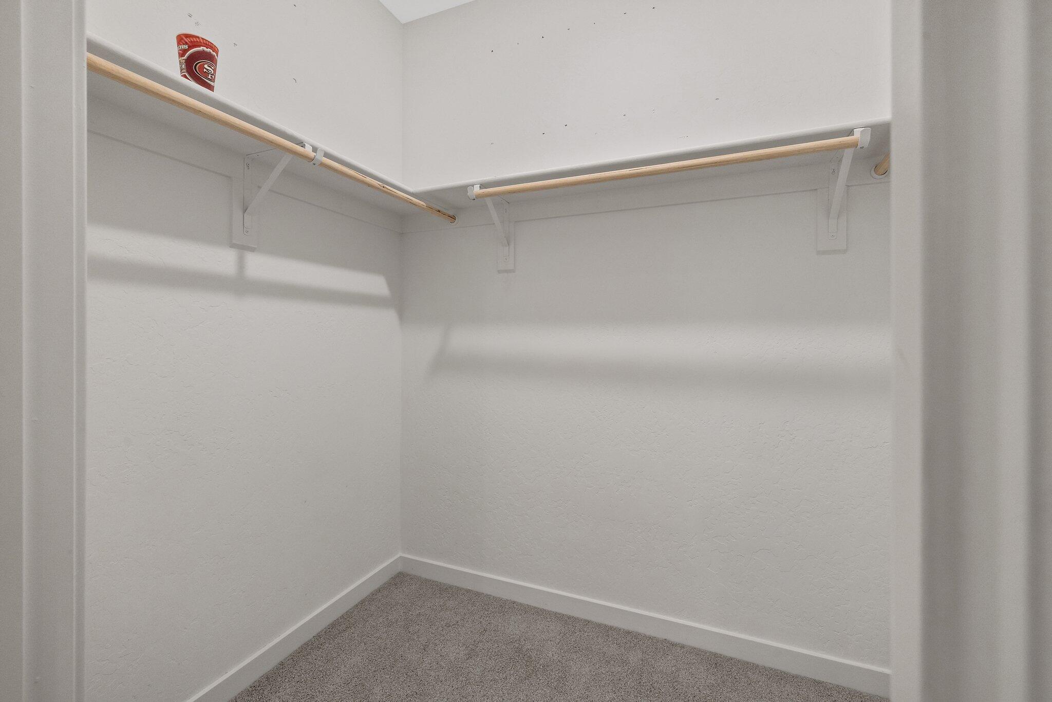 1754 N Aster Lake Rd, Hanford, CA 93230