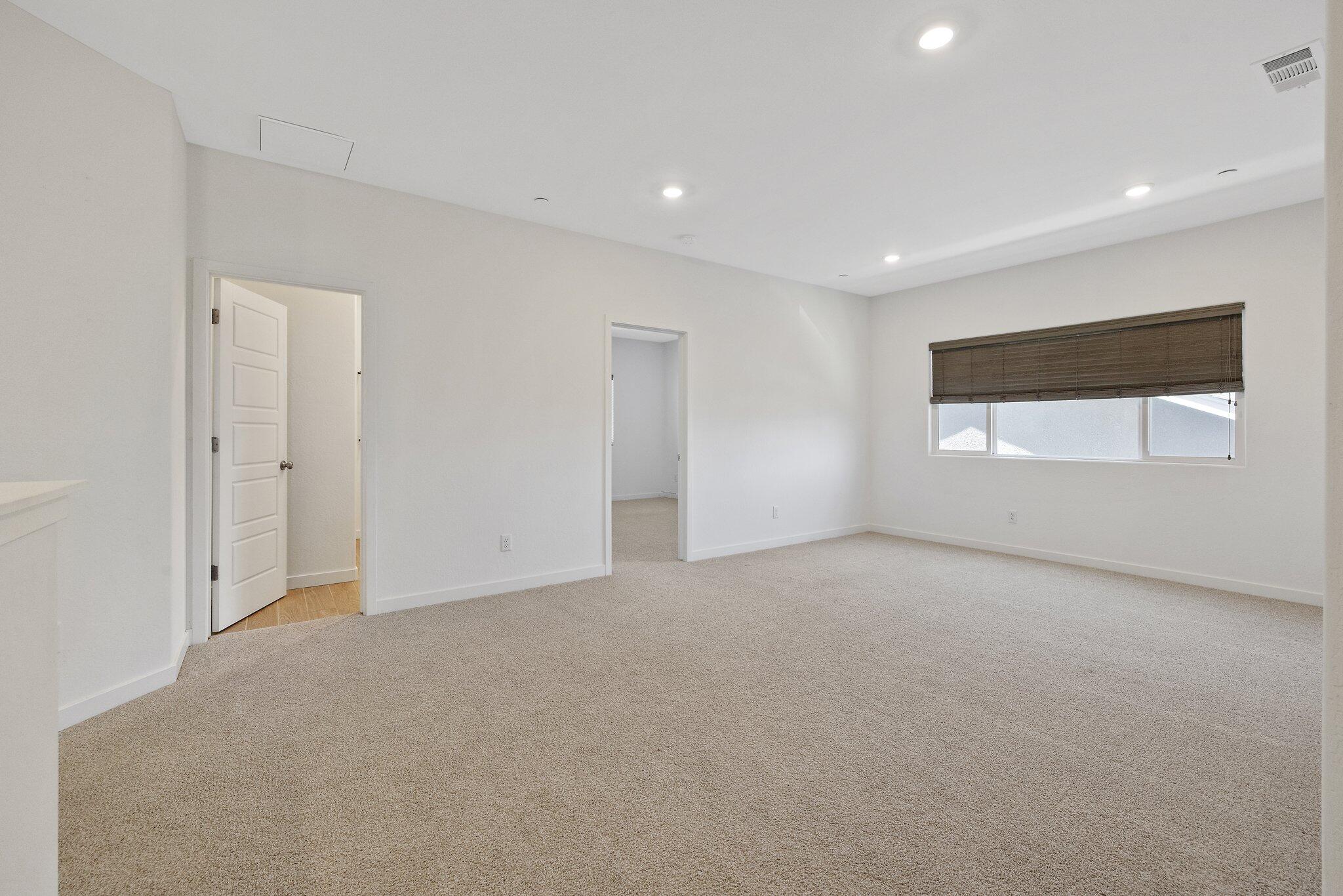 1754 N Aster Lake Rd, Hanford, CA 93230