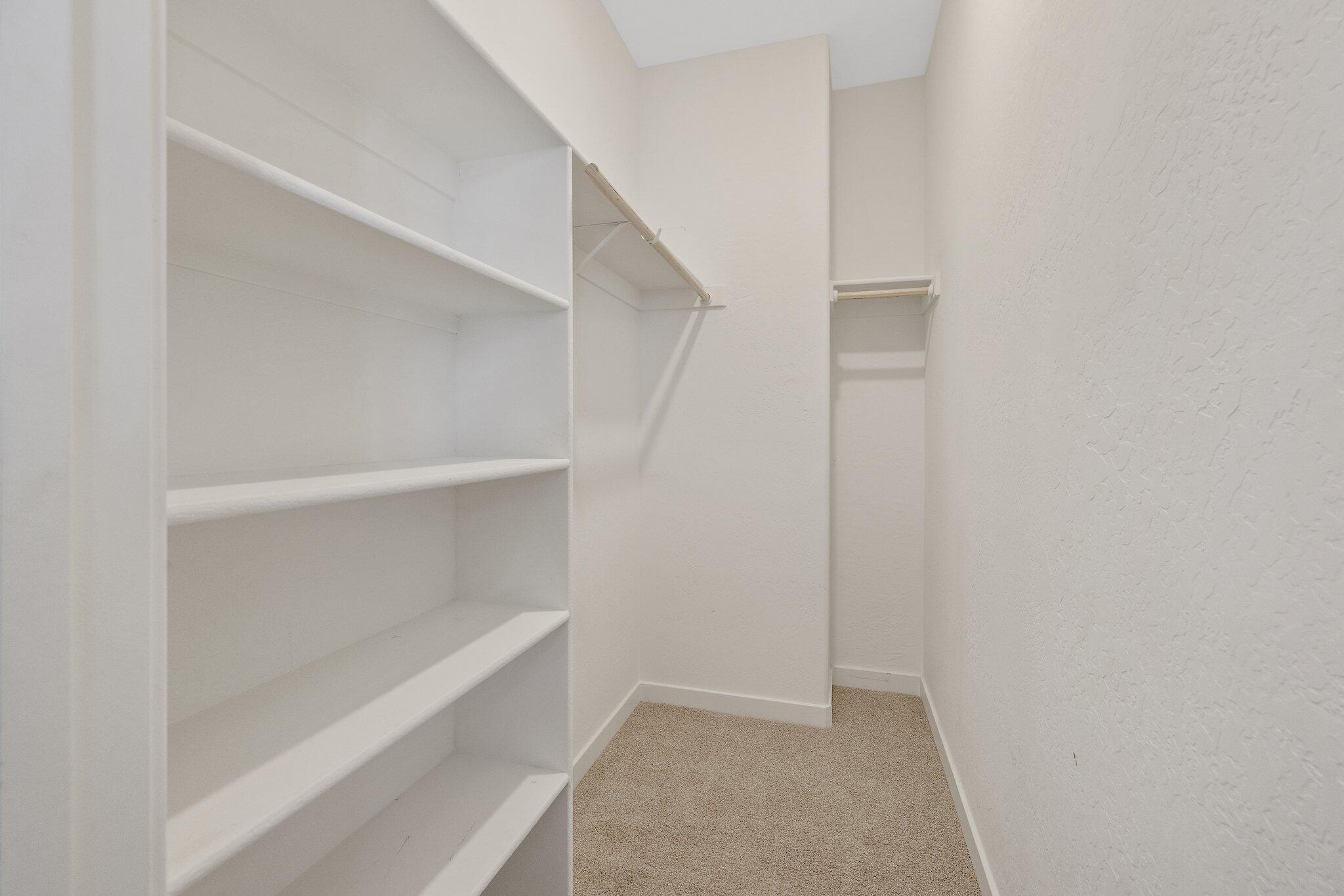 1754 N Aster Lake Rd, Hanford, CA 93230