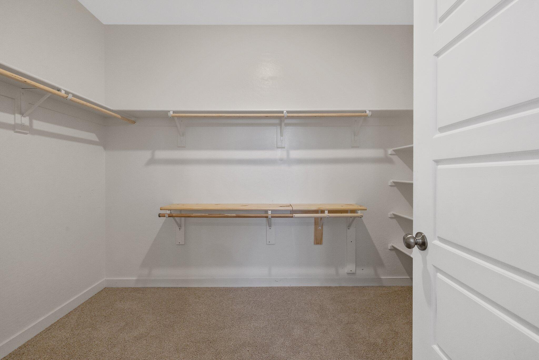 1754 N Aster Lake Rd, Hanford, CA 93230