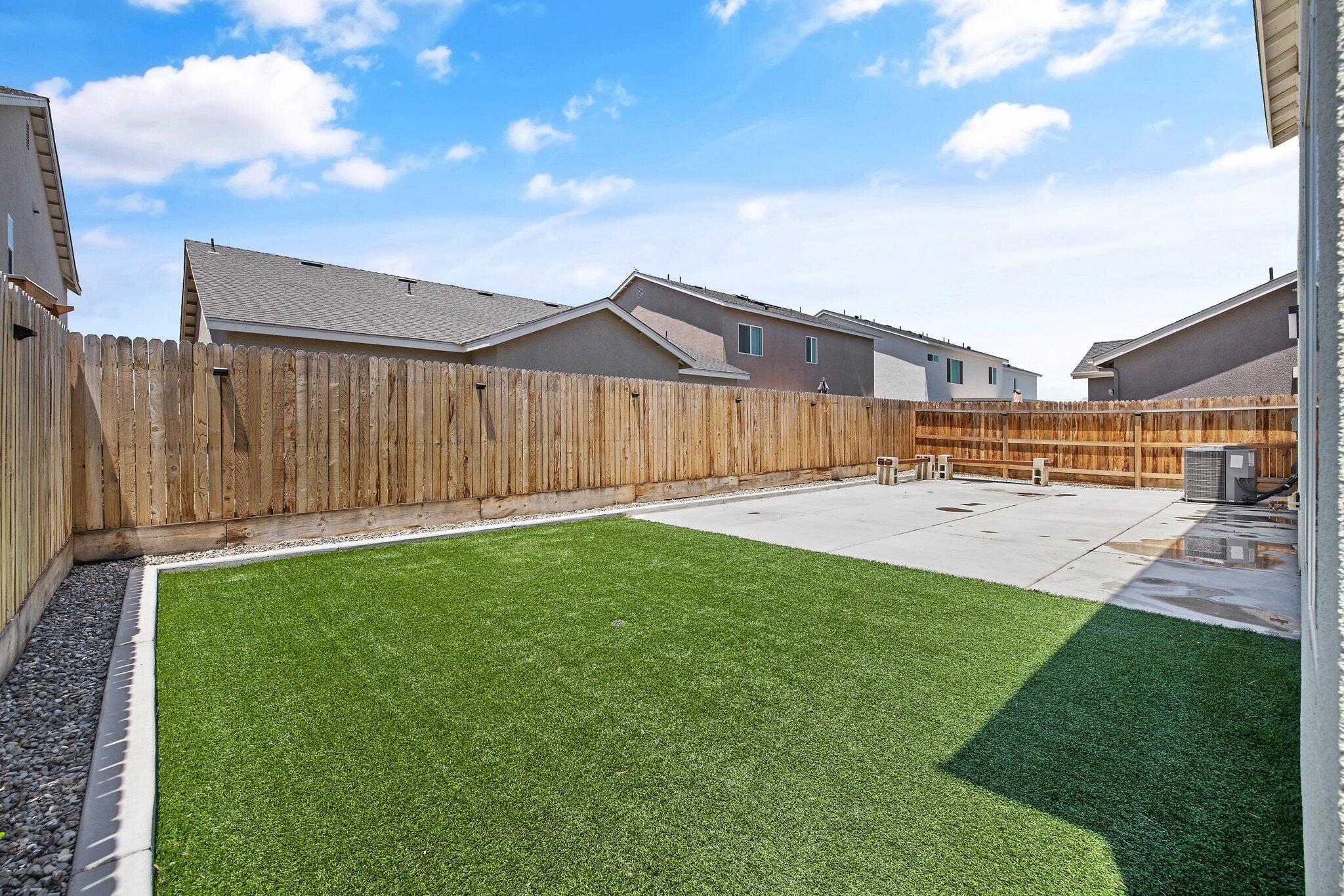 1754 N Aster Lake Rd, Hanford, CA 93230