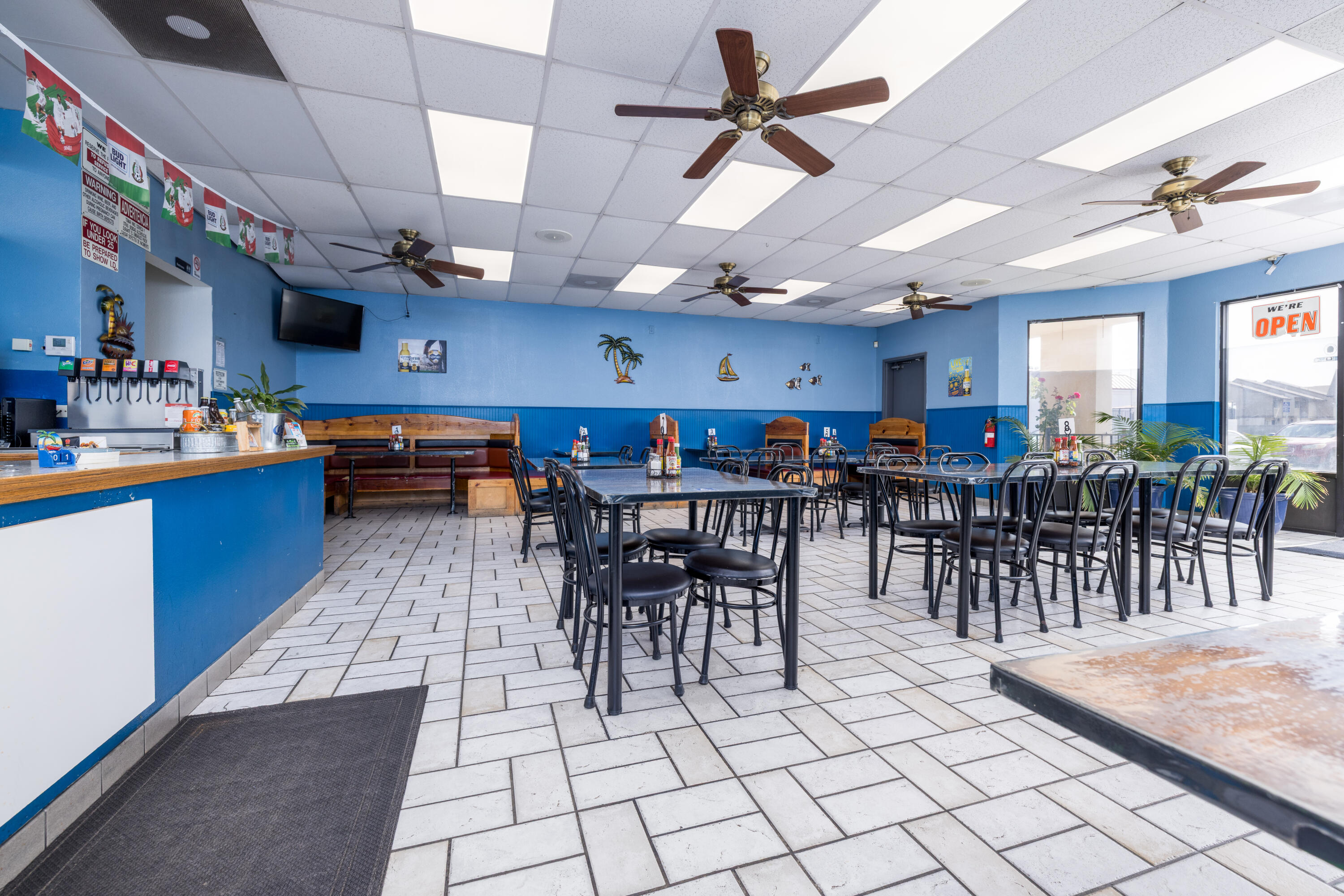 561 W Bardsley Ave, Tulare, CA 93274