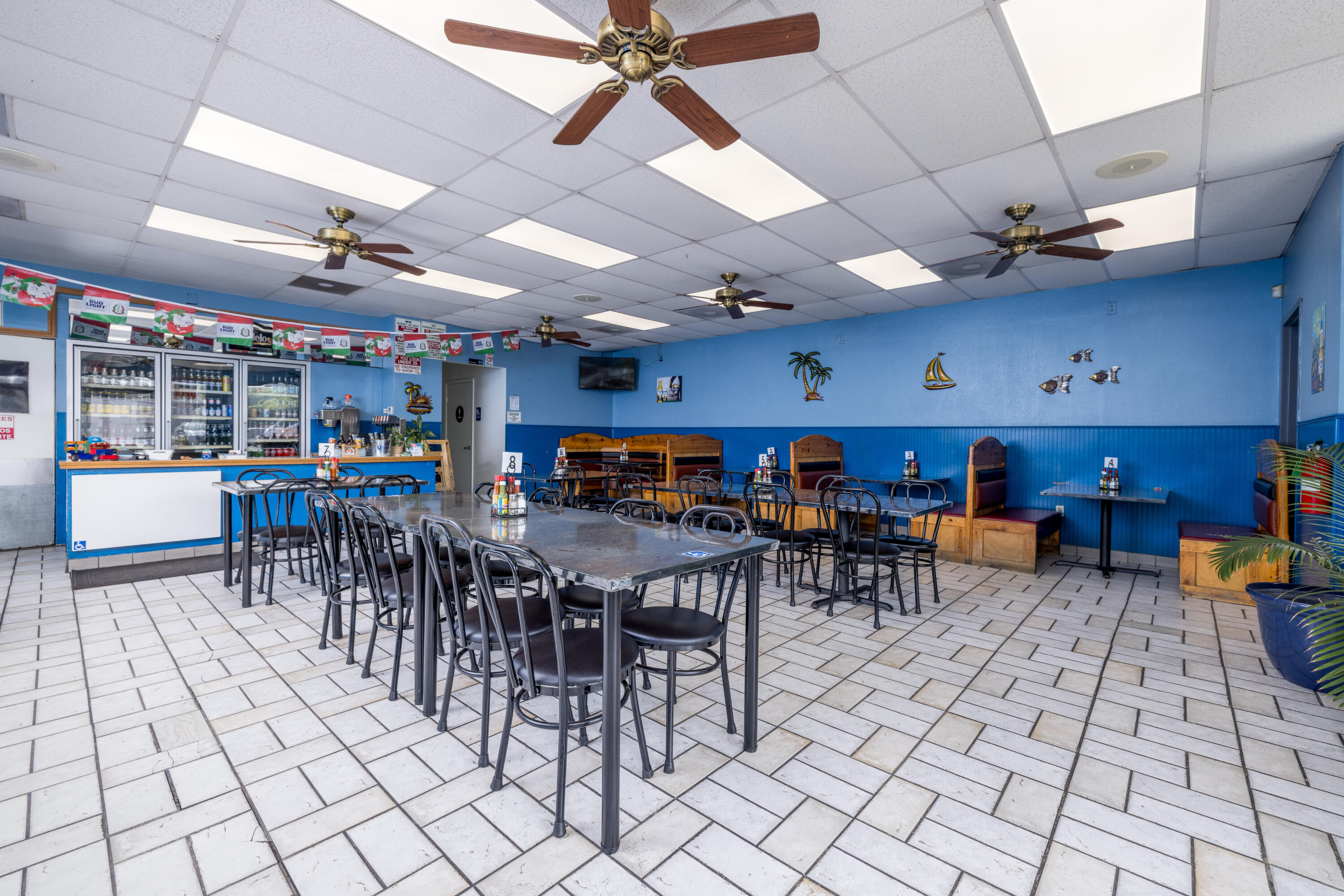 561 W Bardsley Ave, Tulare, CA 93274