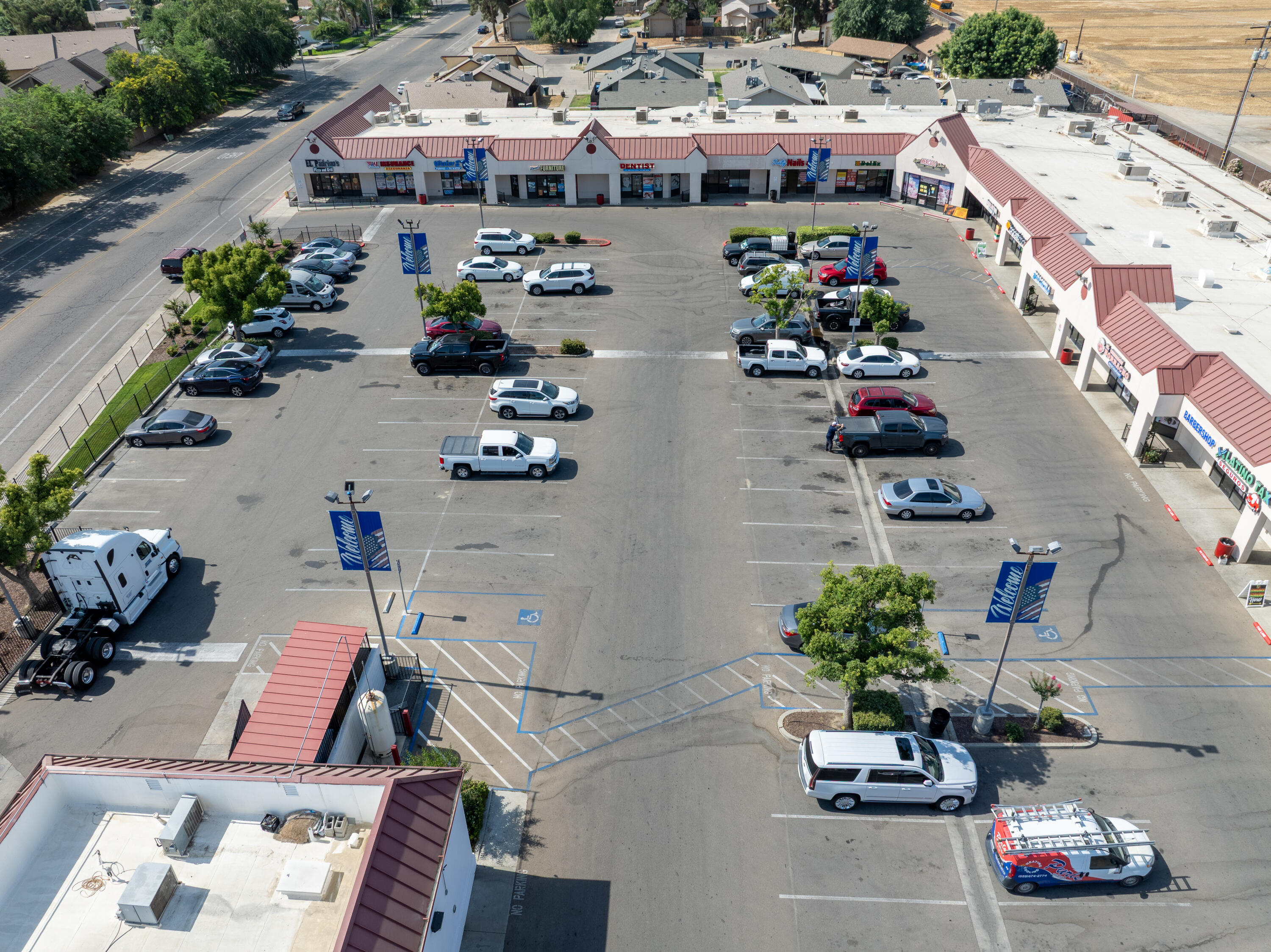 561 W Bardsley Ave, Tulare, CA 93274