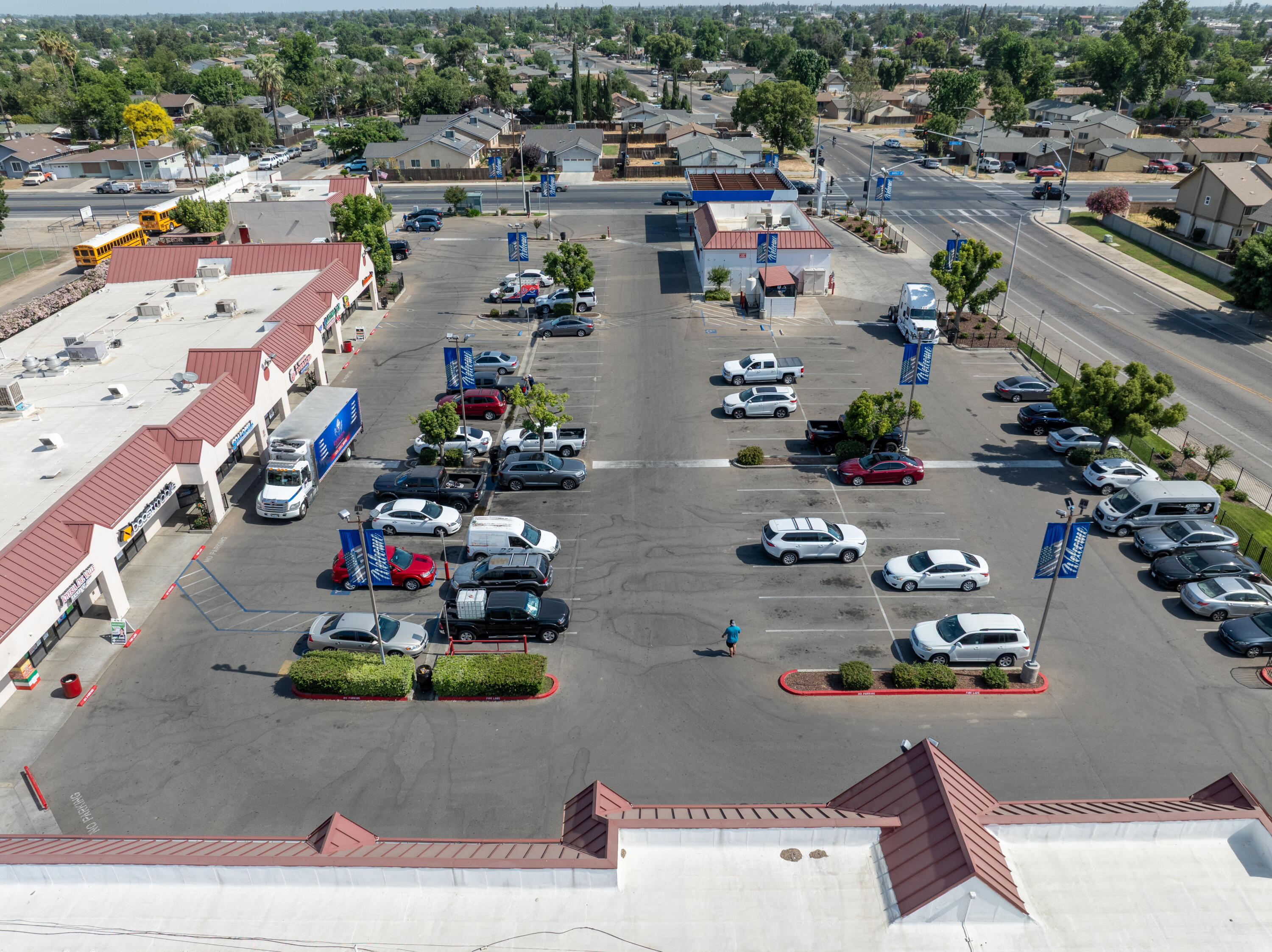 561 W Bardsley Ave, Tulare, CA 93274