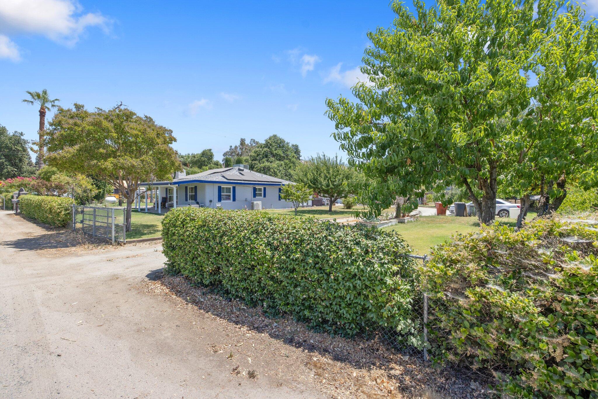 24297 Ave 324, Woodlake, CA 93286