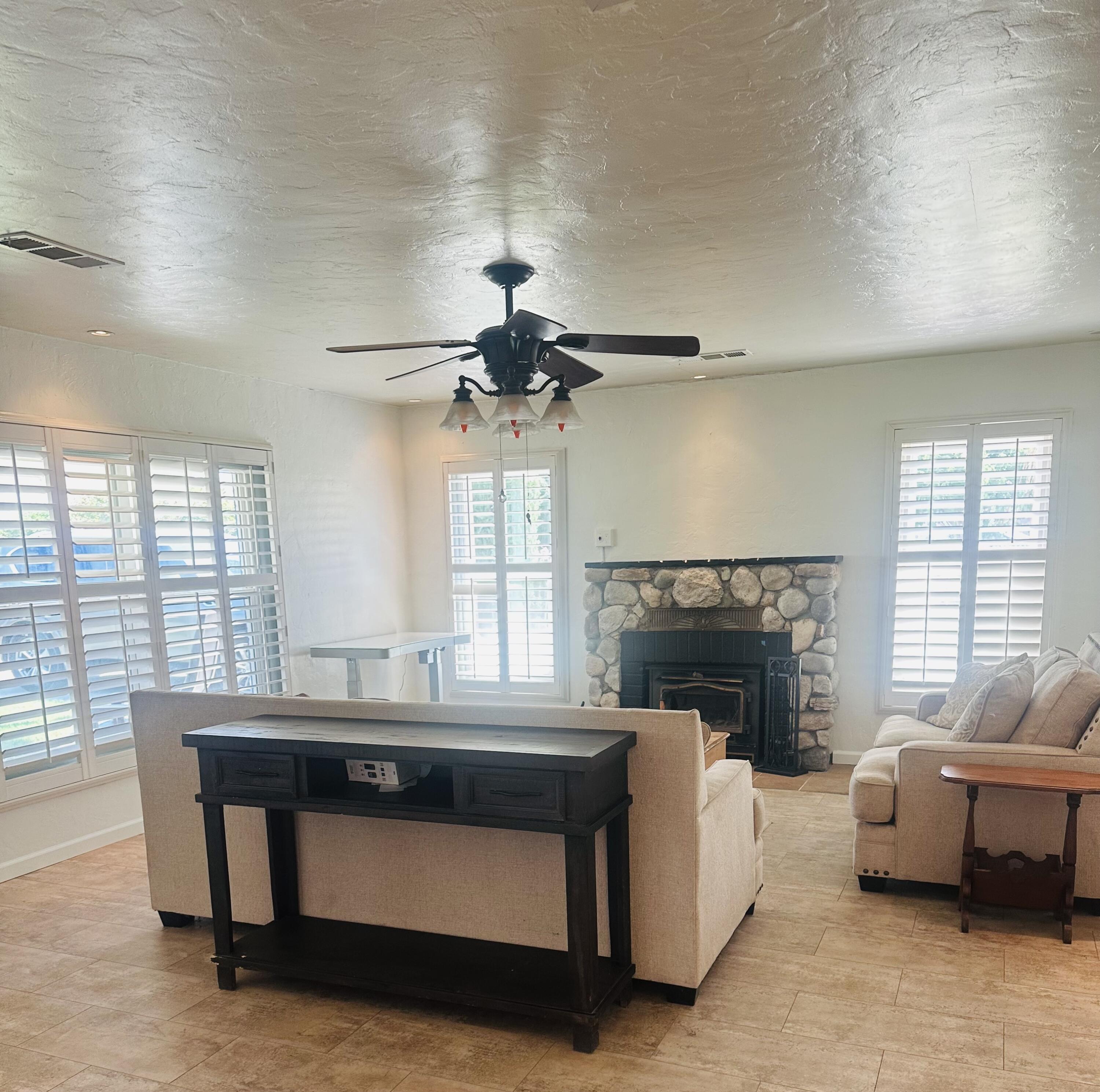 24297 Ave 324, Woodlake, CA 93286