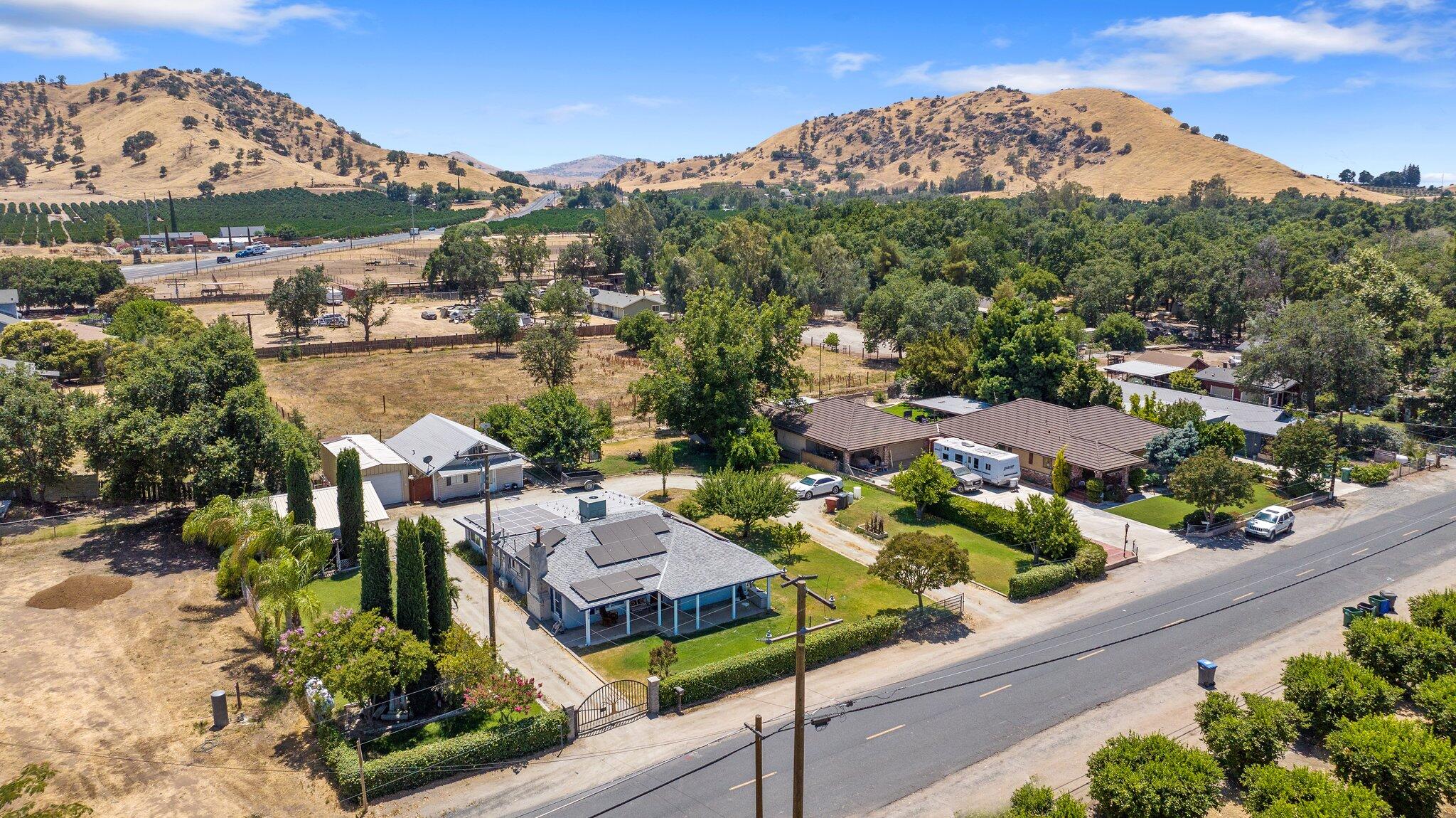 24297 Ave 324, Woodlake, CA 93286