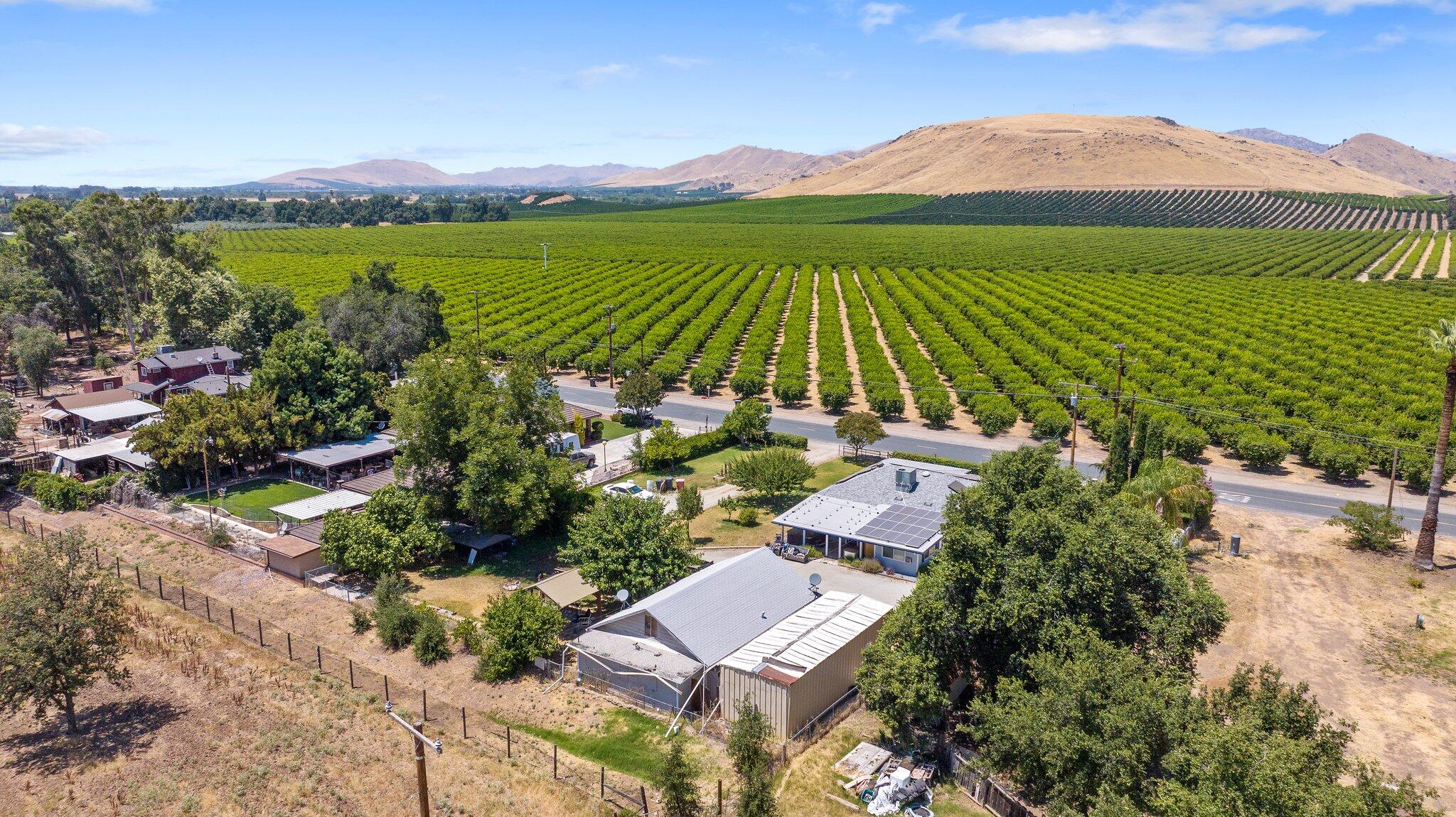 24297 Ave 324, Woodlake, CA 93286