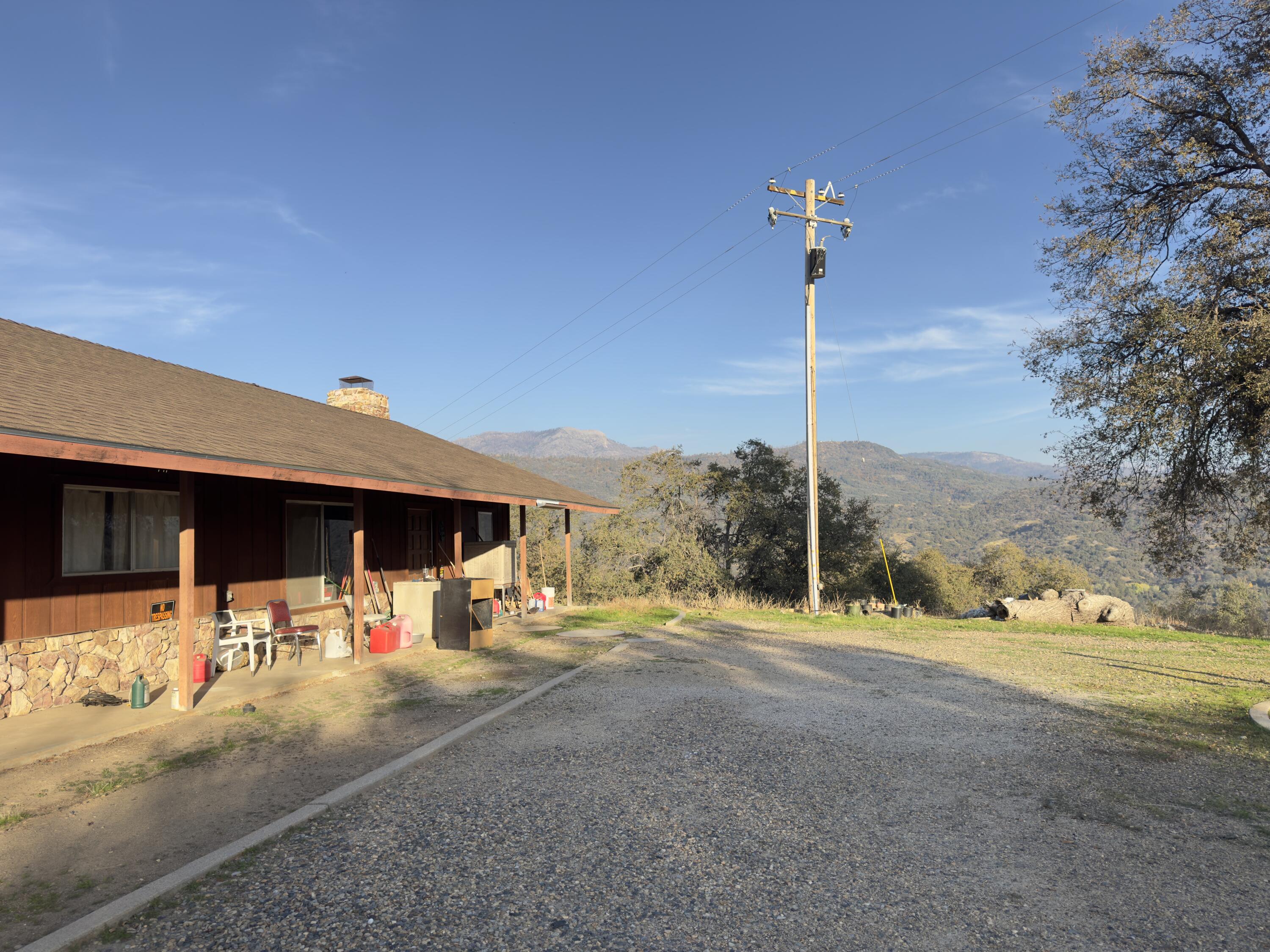 50200 Hogback Dr Dr, Badger, CA 93603