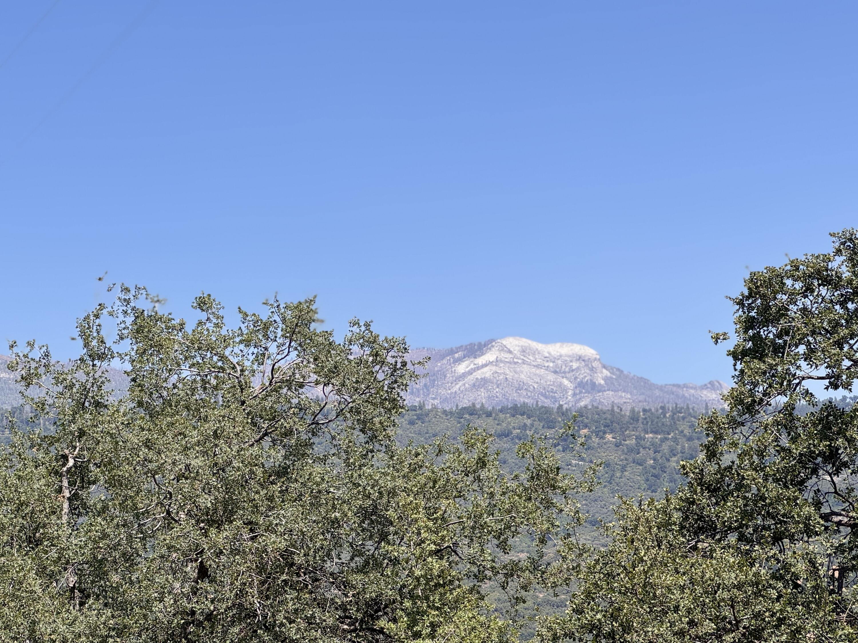 50200 Hogback Dr Dr, Badger, CA 93603