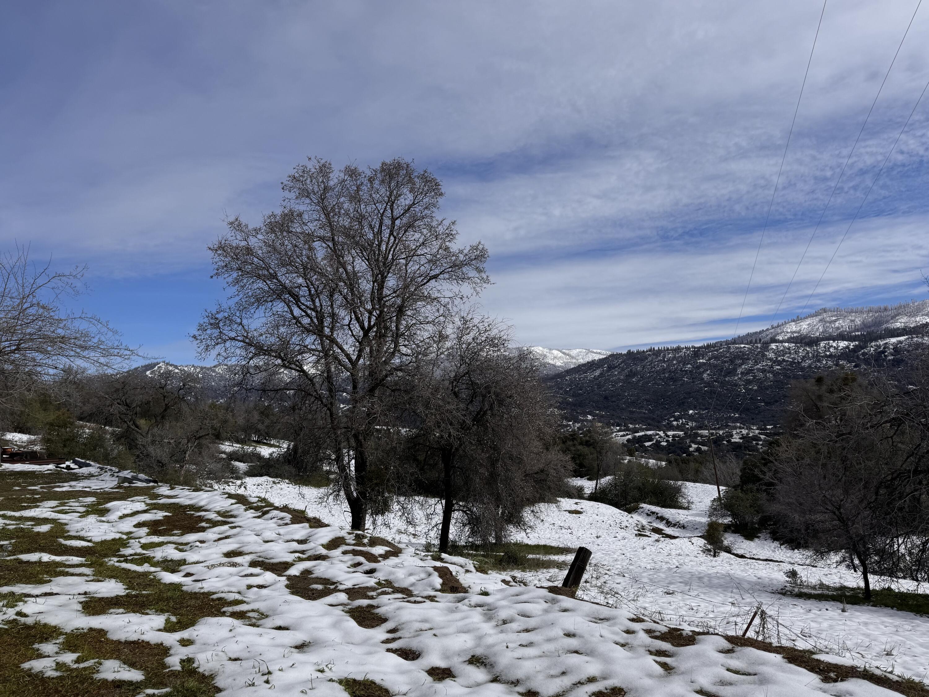 50200 Hogback Dr Dr, Badger, CA 93603