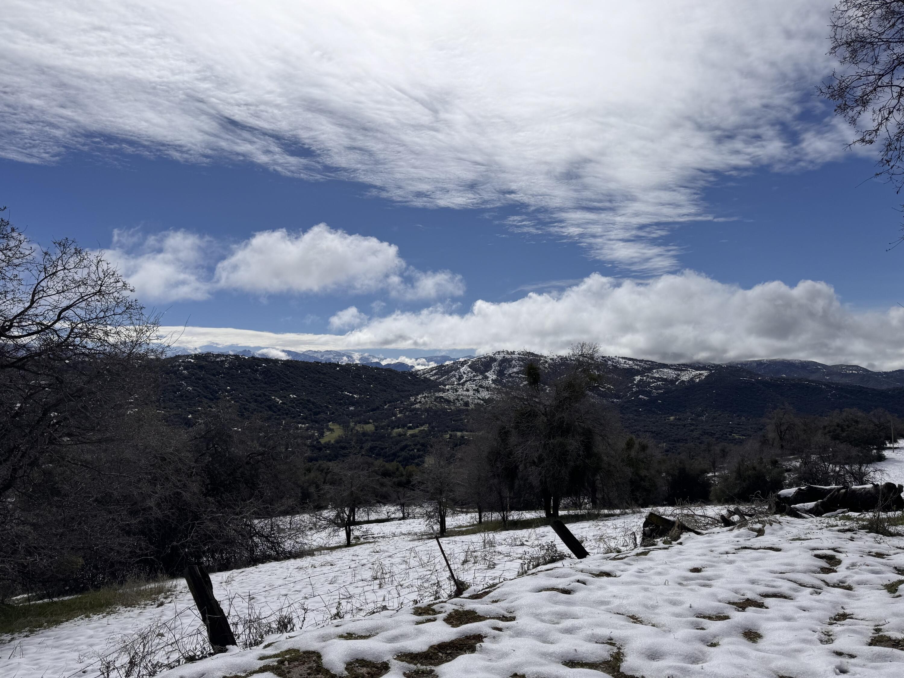 50200 Hogback Dr Dr, Badger, CA 93603