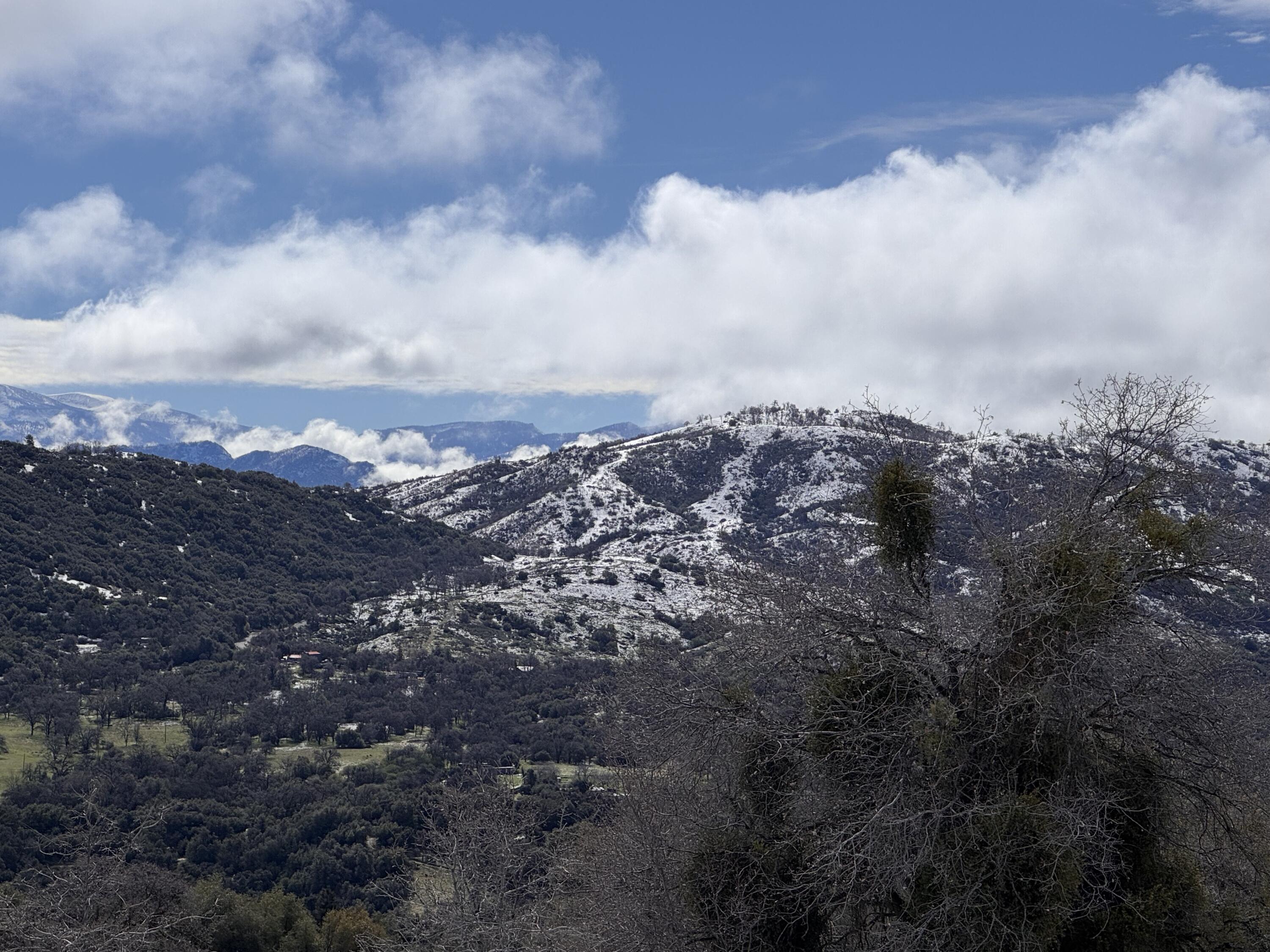 50200 Hogback Dr Dr, Badger, CA 93603