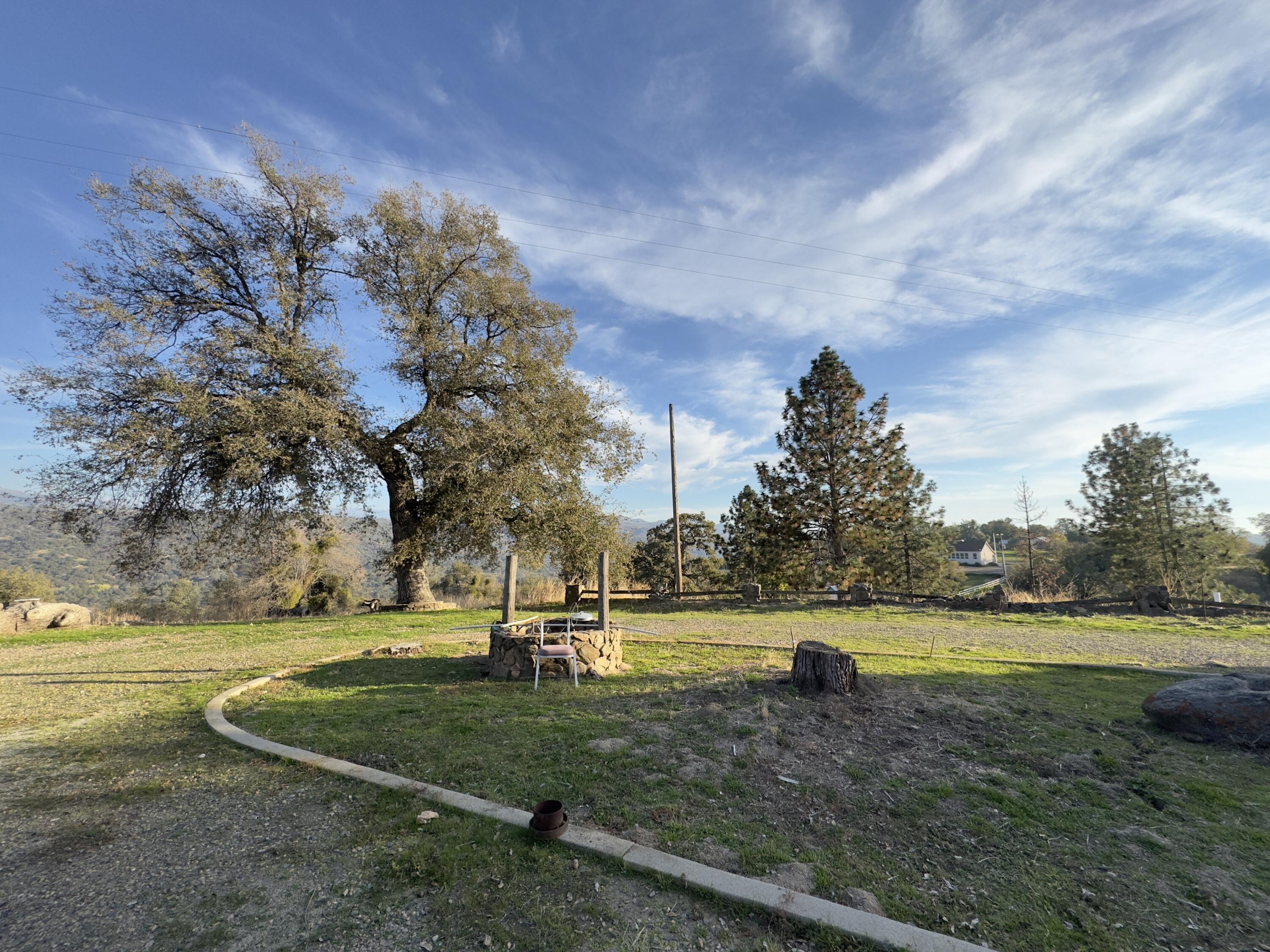 50200 Hogback Dr Dr, Badger, CA 93603