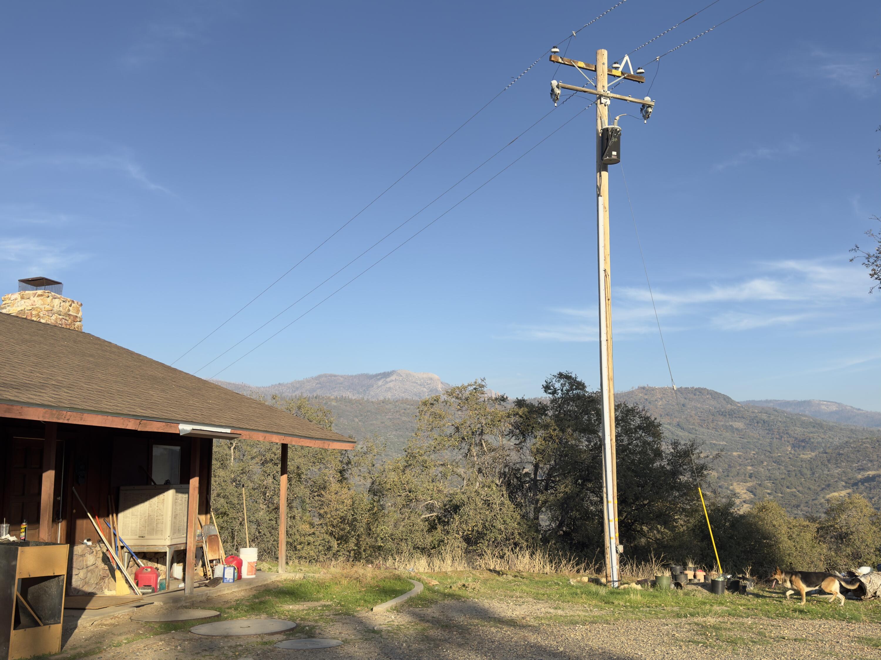 50200 Hogback Dr Dr, Badger, CA 93603