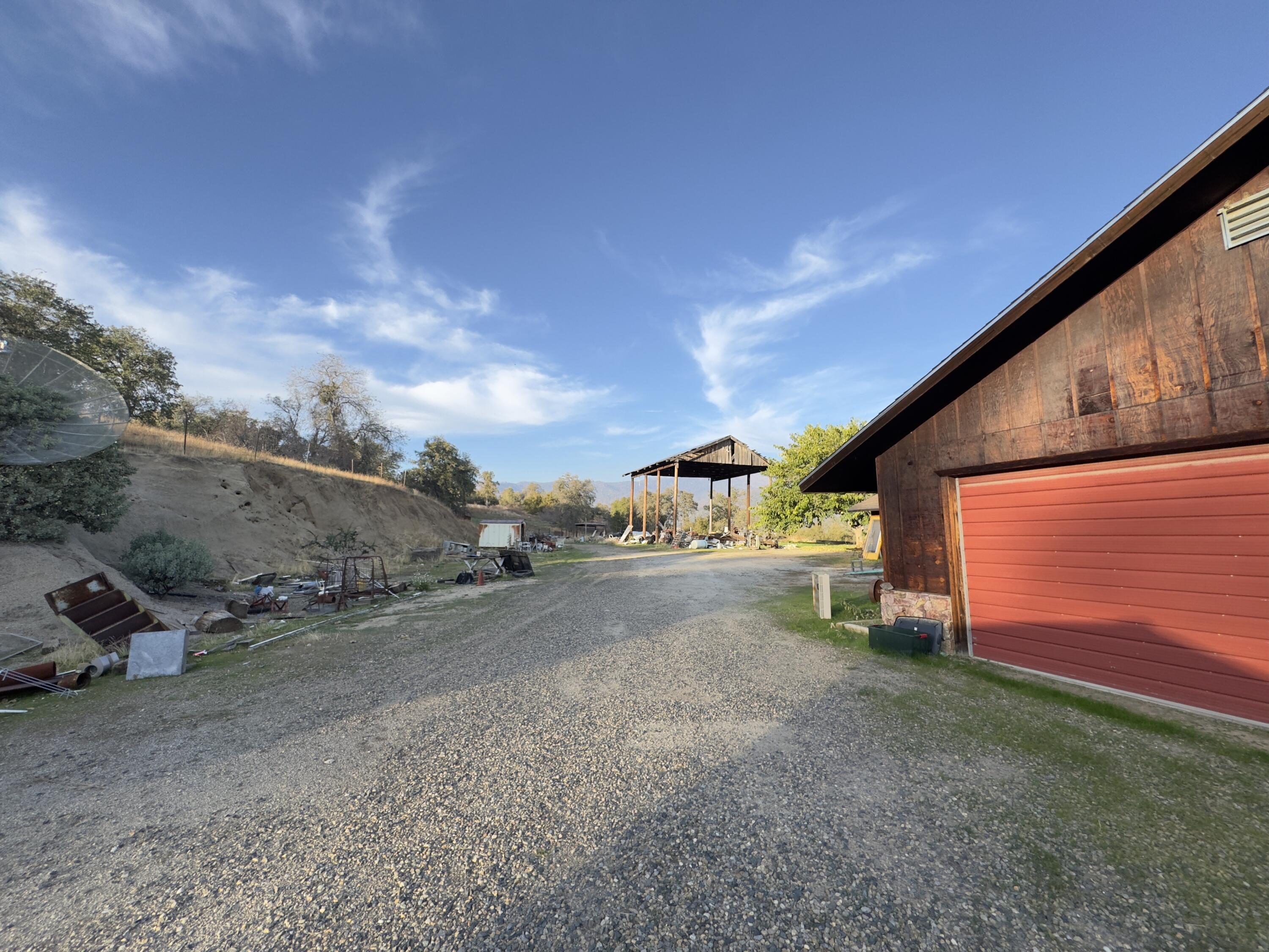 50200 Hogback Dr Dr, Badger, CA 93603