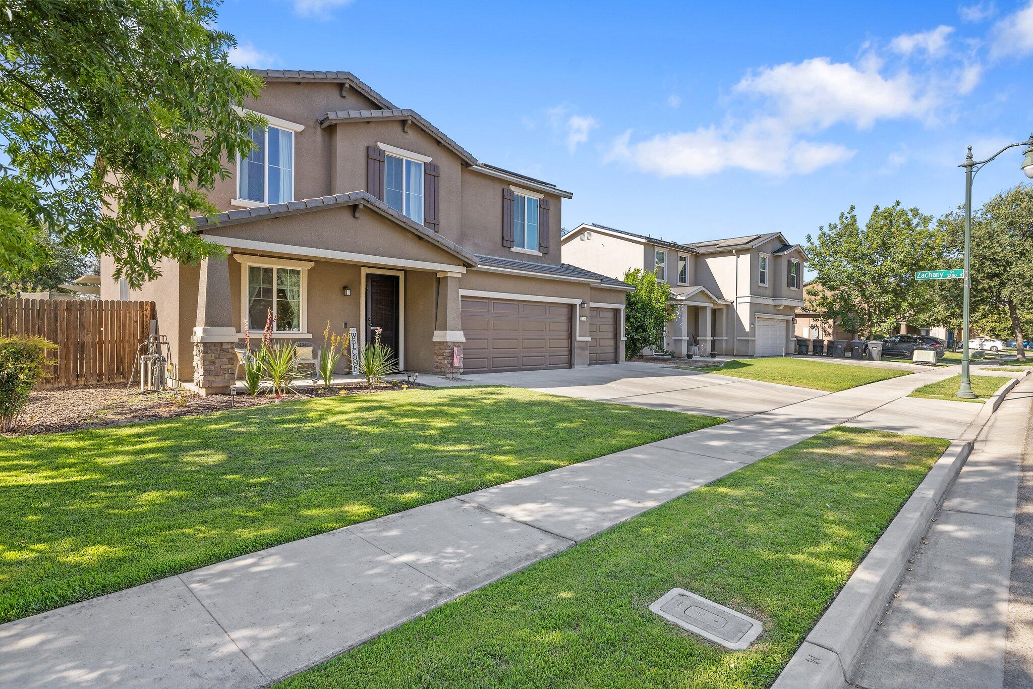 2446 W Sedona Ave, Visalia, CA 93291