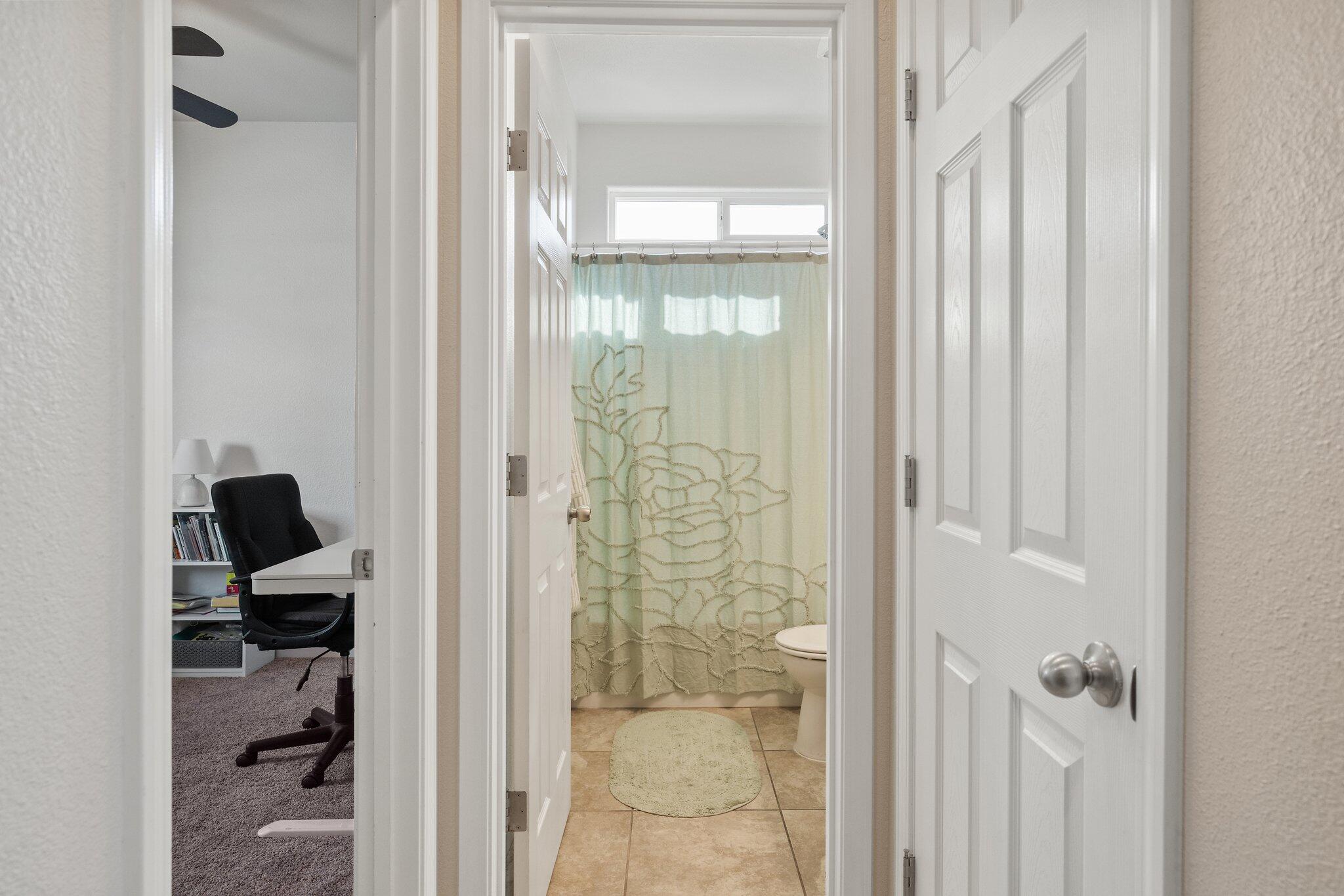 2446 W Sedona Ave, Visalia, CA 93291