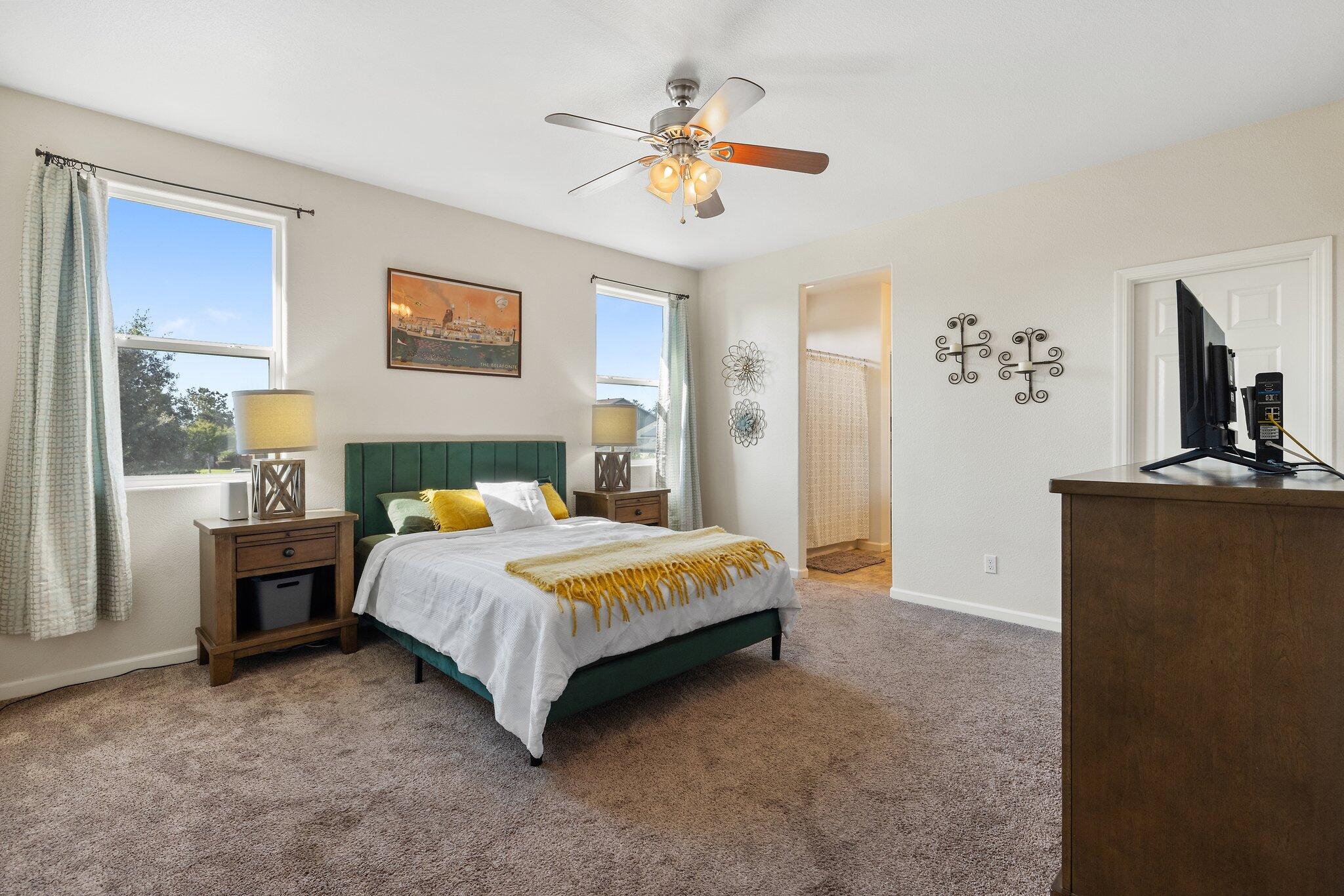 2446 W Sedona Ave, Visalia, CA 93291