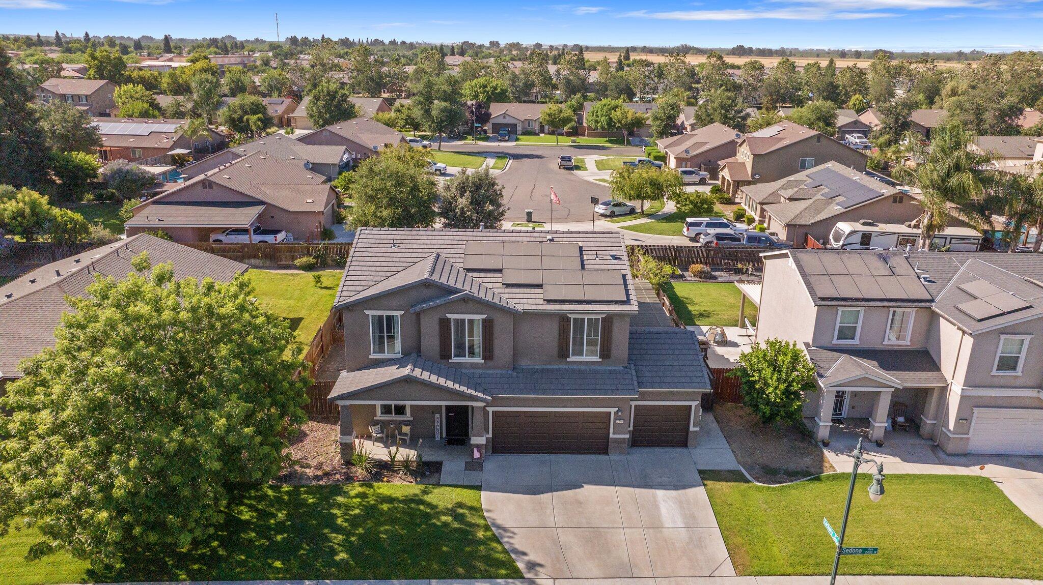 2446 W Sedona Ave, Visalia, CA 93291